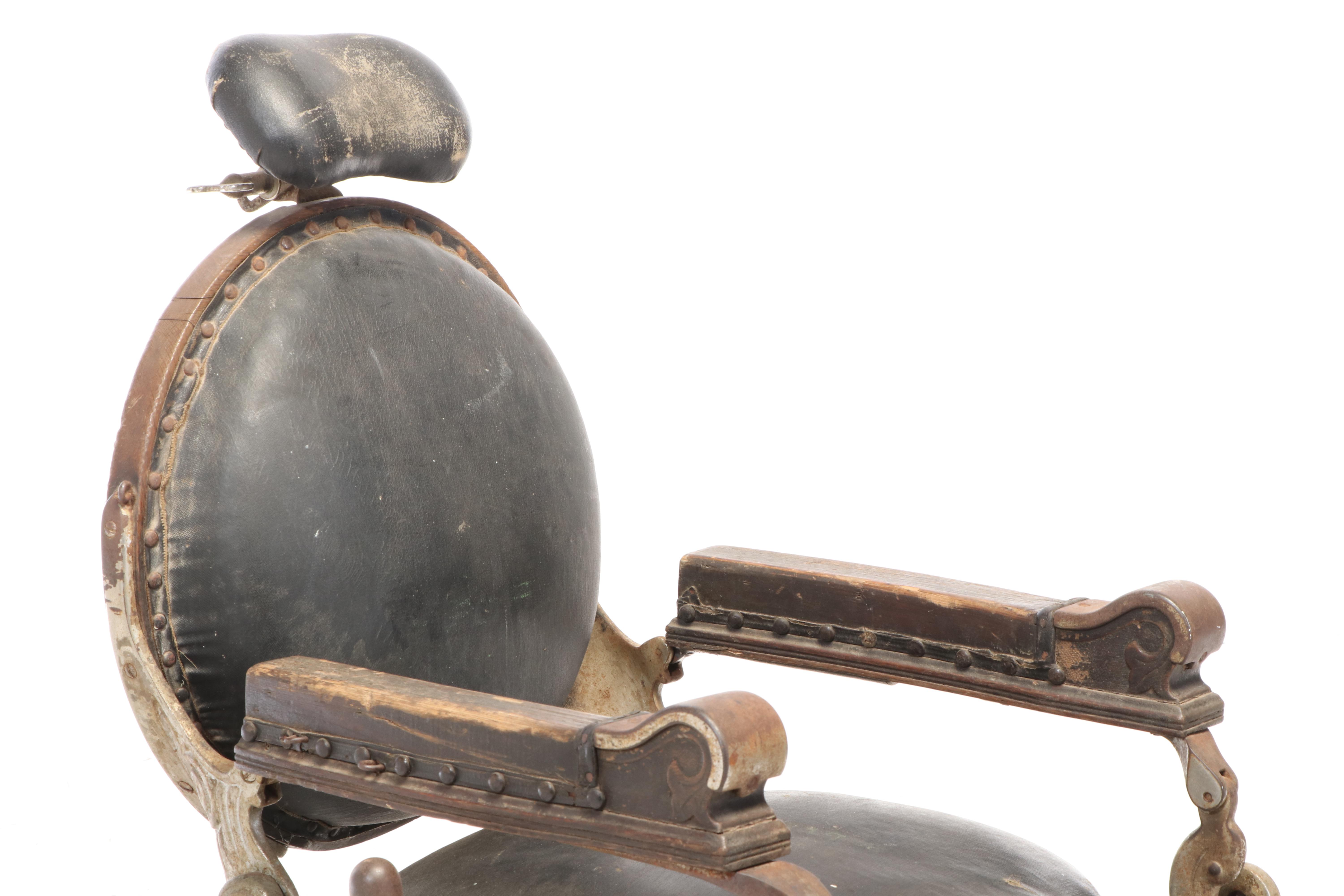E. Berninghaus "Hercules" Barber Chair, circa 1908
