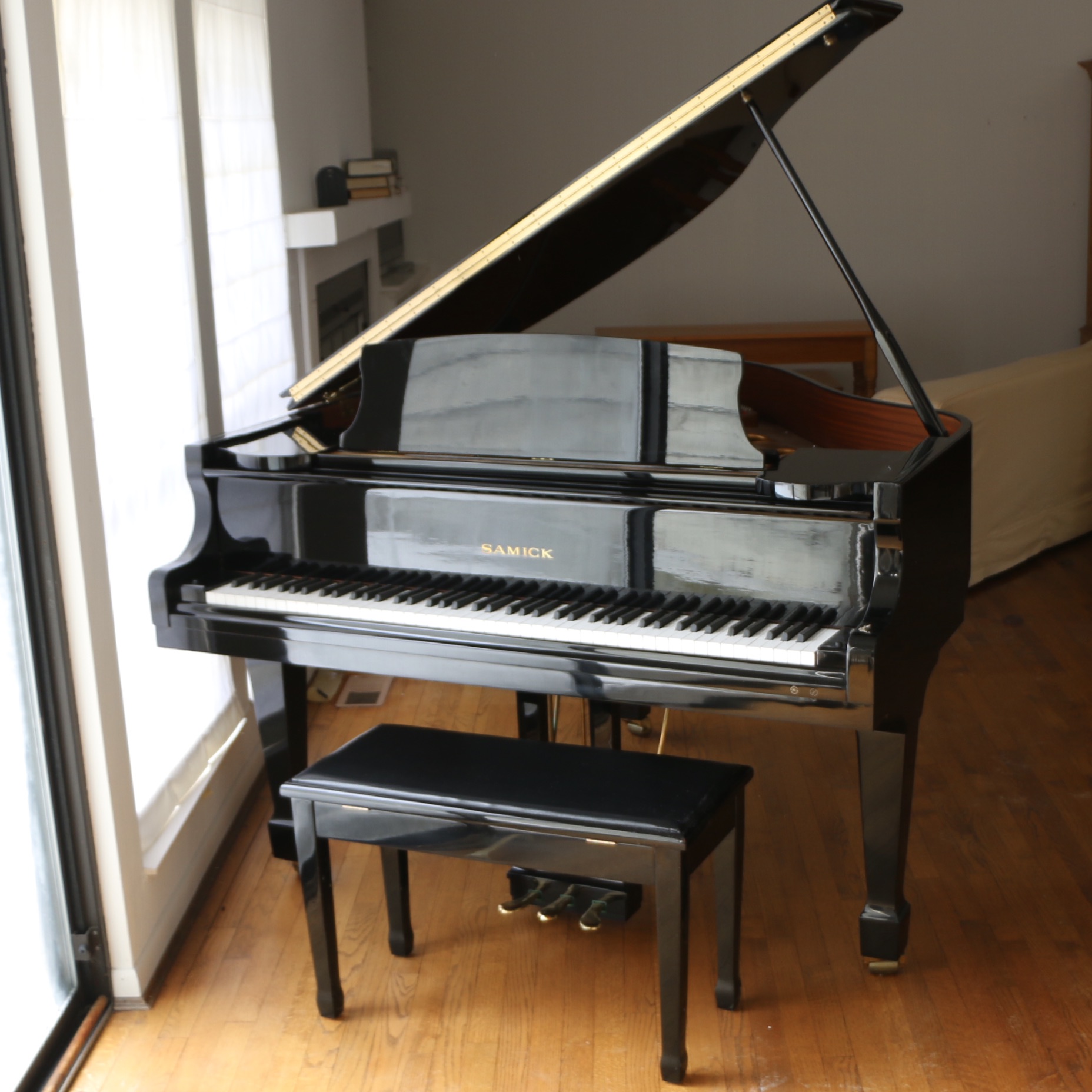 Samick Gloss Black Baby Grand Piano with Piano Bench, Late 20th Century