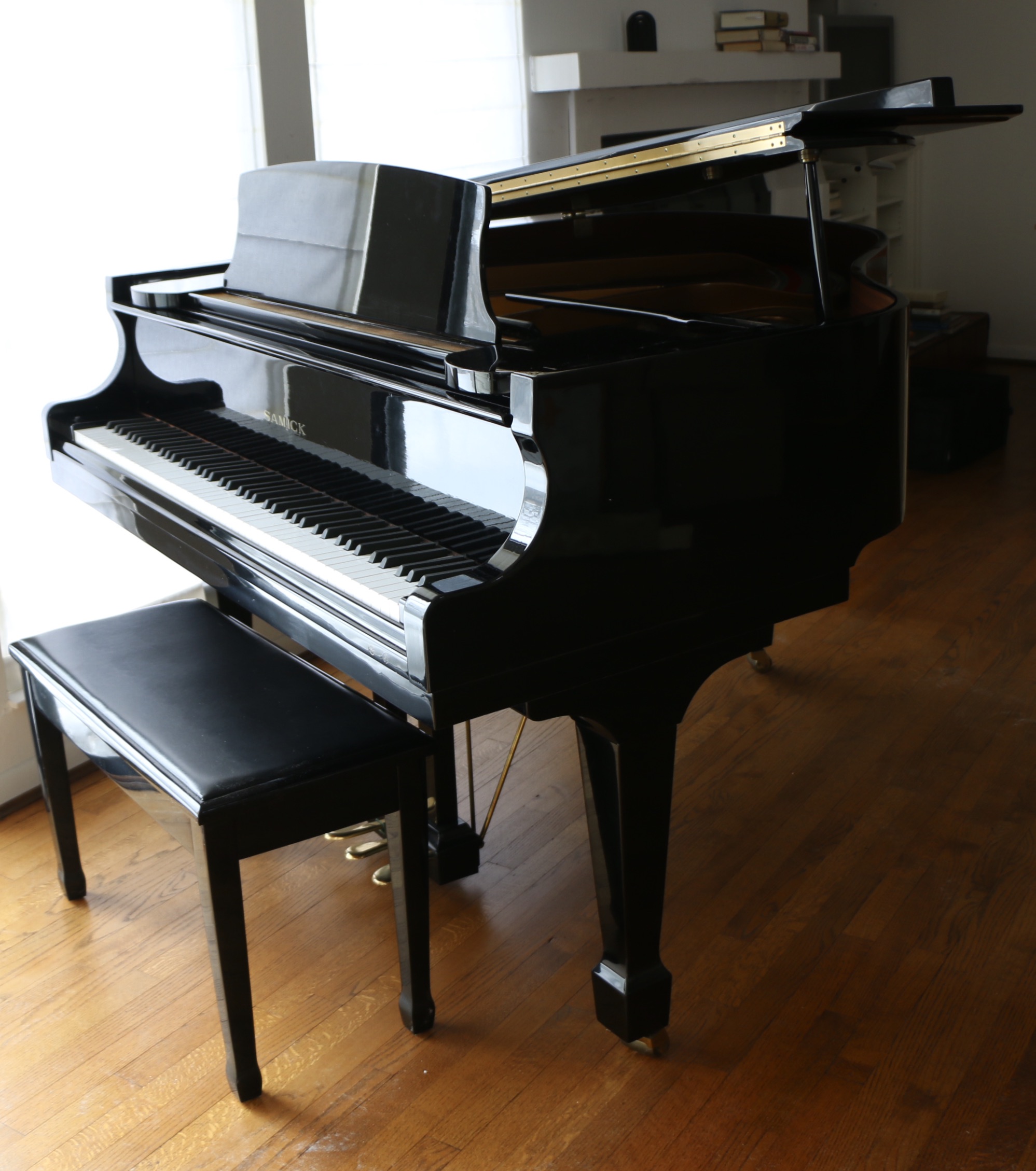 Samick Gloss Black Baby Grand Piano with Piano Bench, Late 20th Century