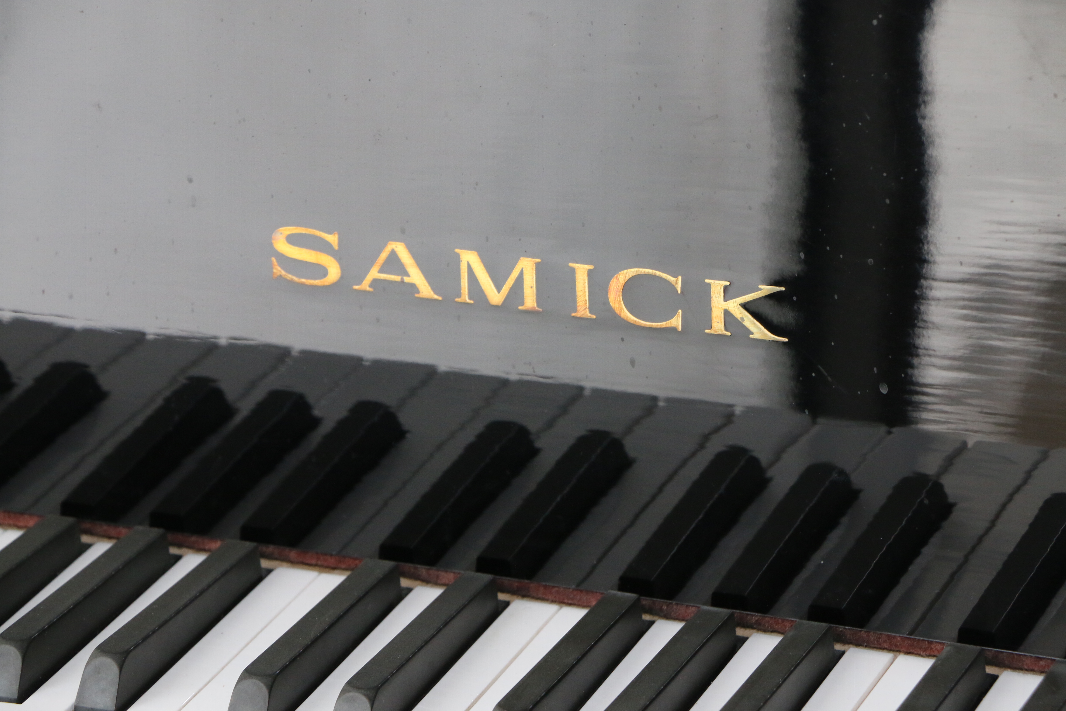 Samick Gloss Black Baby Grand Piano with Piano Bench, Late 20th Century