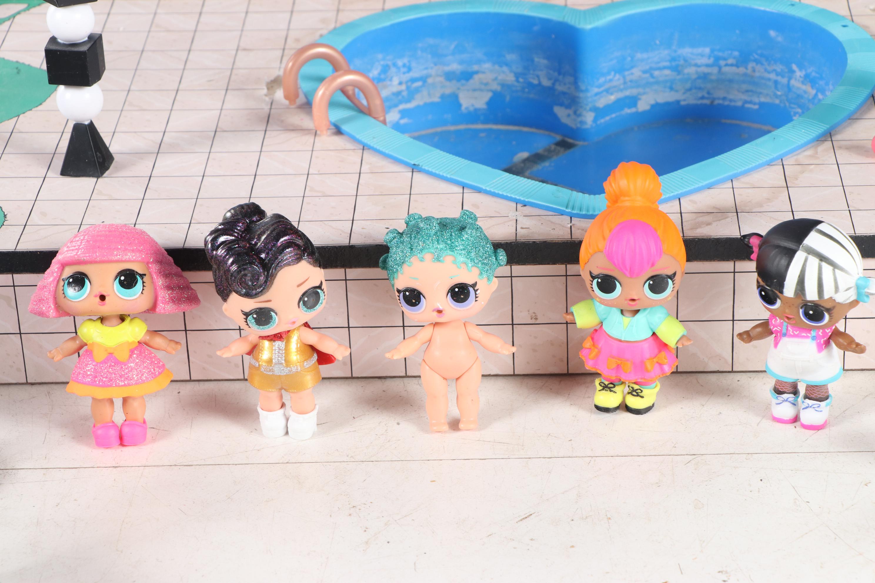 LOL Dolls "O.M.G. House" Wooden Playhouse with Accessories and Dolls