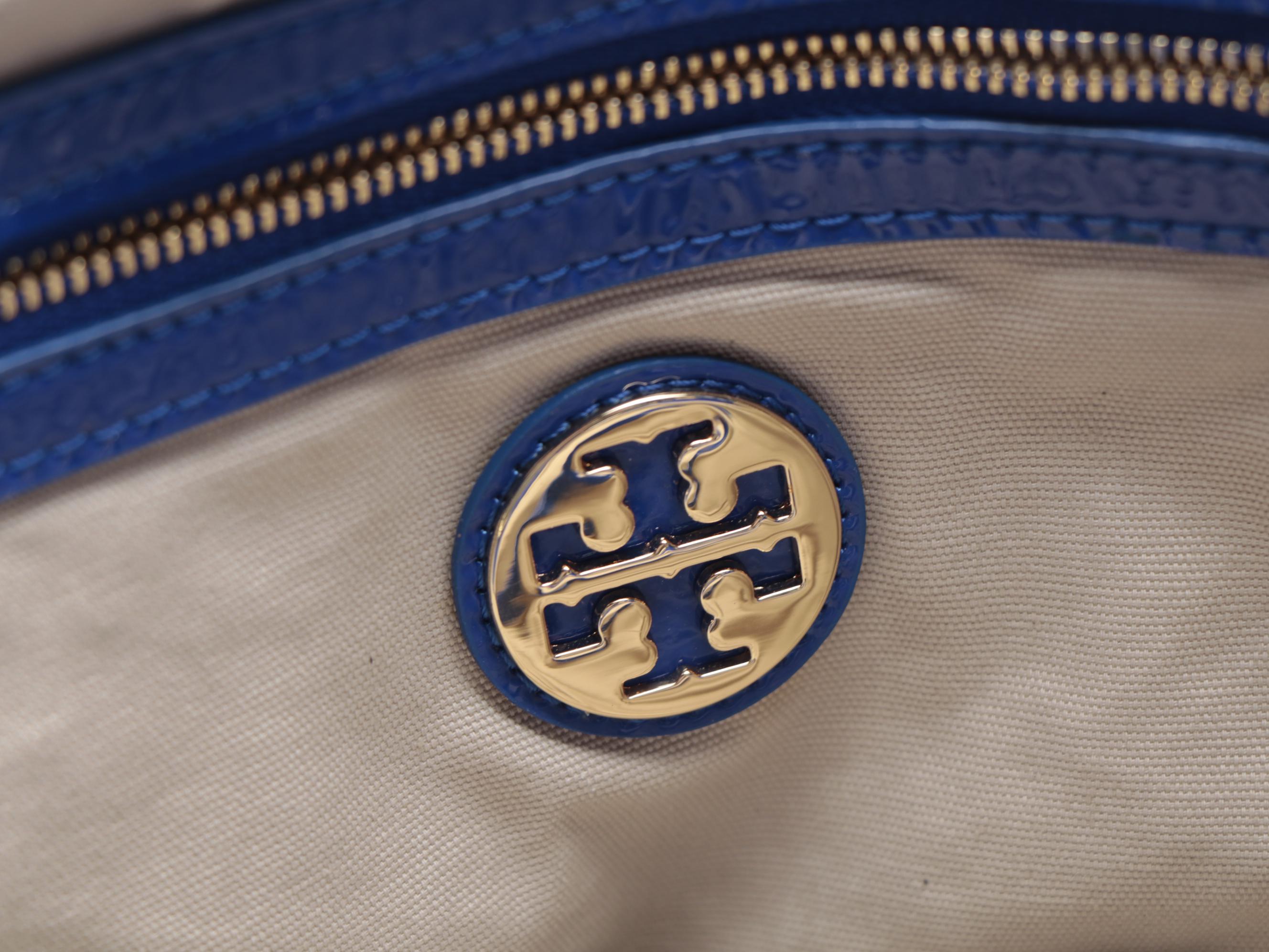 Tory Burch Tote in Natural Canvas and Blue Patent Leather