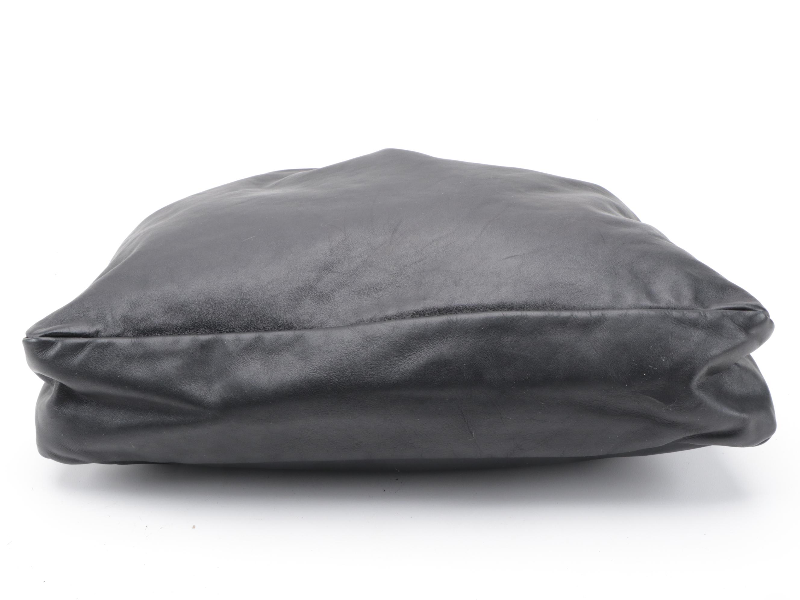 Gucci Horsebit Hobo Bag in Black Leather