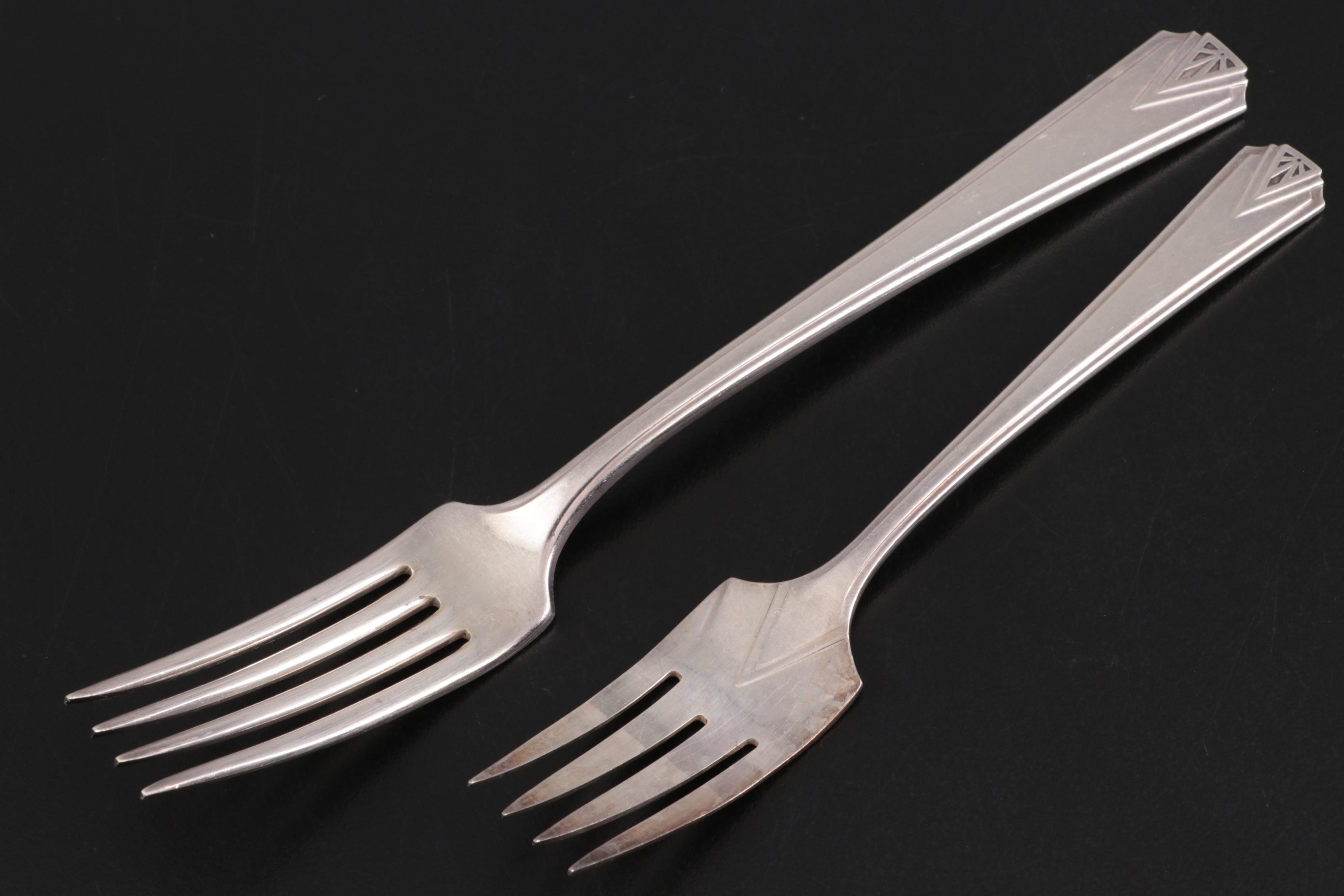 Oneida "Coronation" Silver Plate Flatware and Serving Utensils in Chest