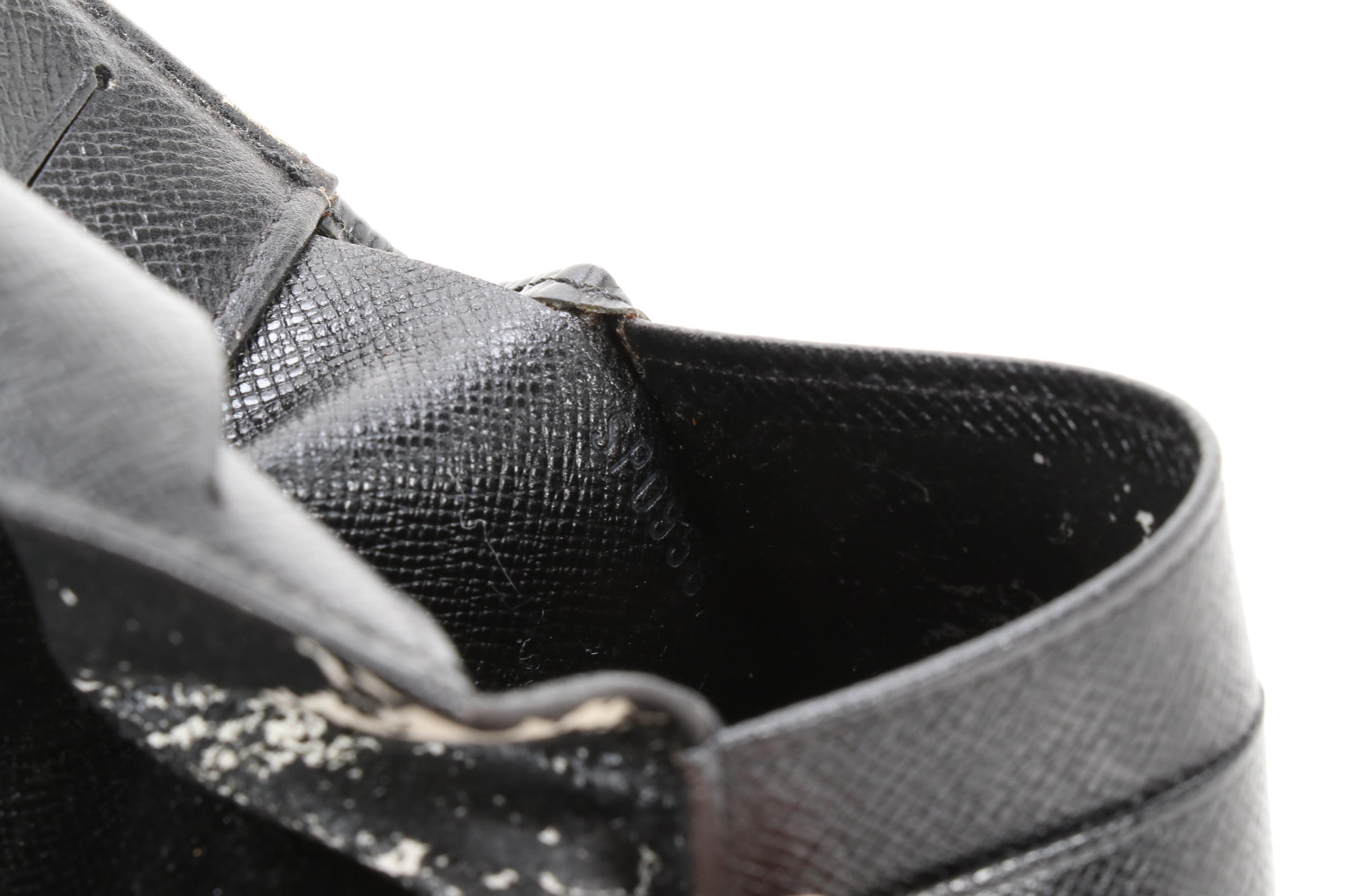 Louis Vuitton Porte-Monnaie Billets Cartes Credit Wallet in Black Epi Leather