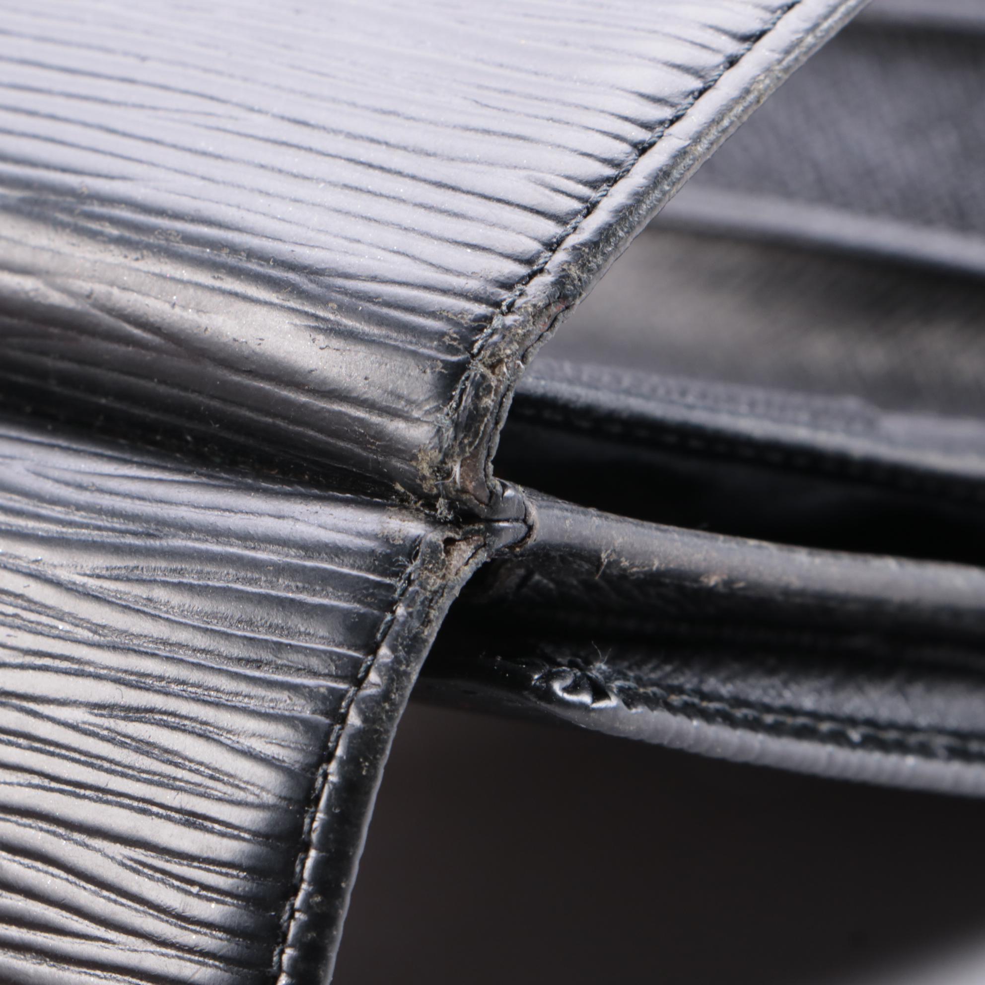 Louis Vuitton Porte-Monnaie Billets Cartes Crédit Wallet in Black Epi Leather