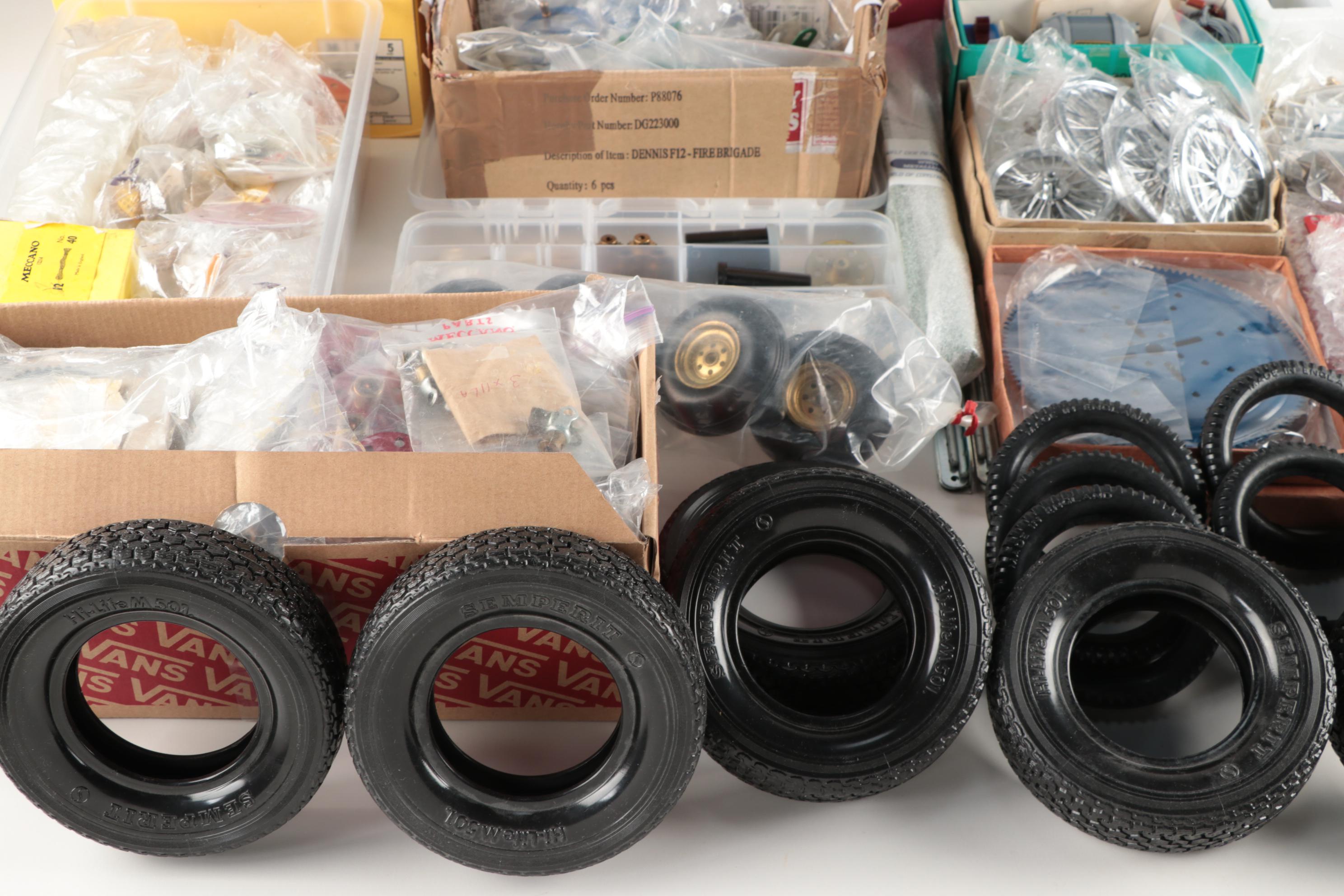 Märklin 1018 Locomotive Engines and Other Model Parts