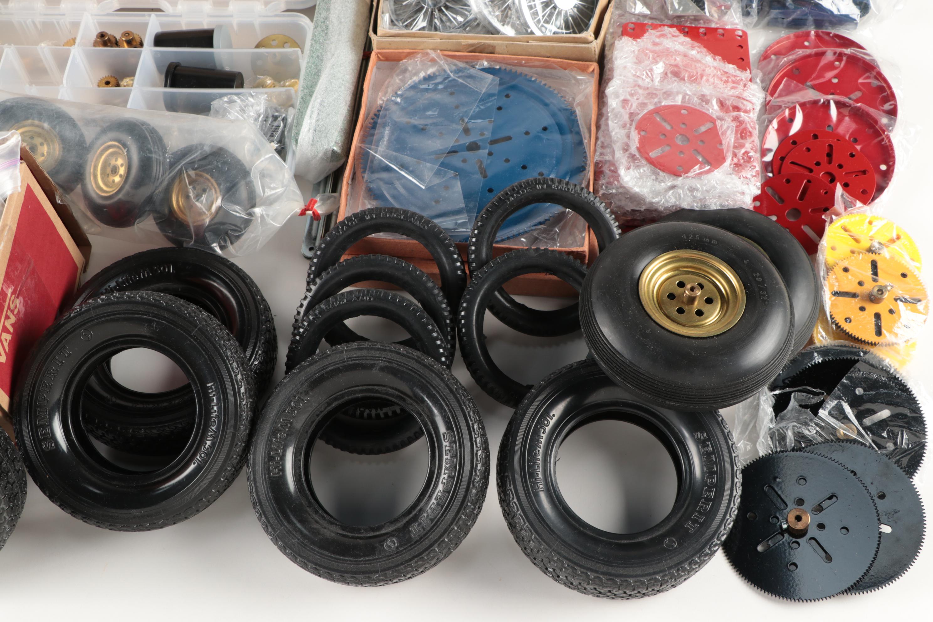 Märklin 1018 Locomotive Engines and Other Model Parts