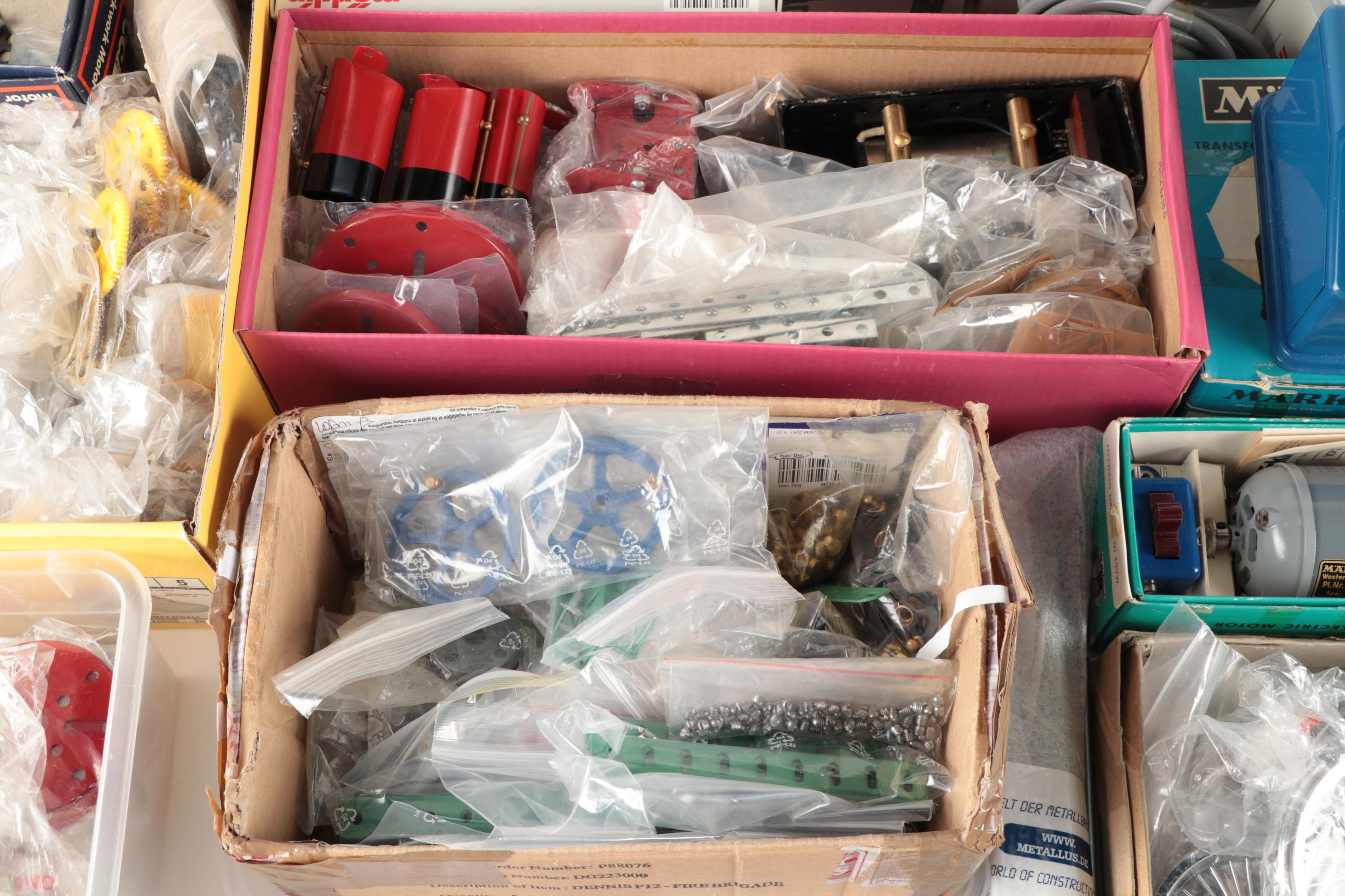 Märklin 1018 Locomotive Engines and Other Model Parts