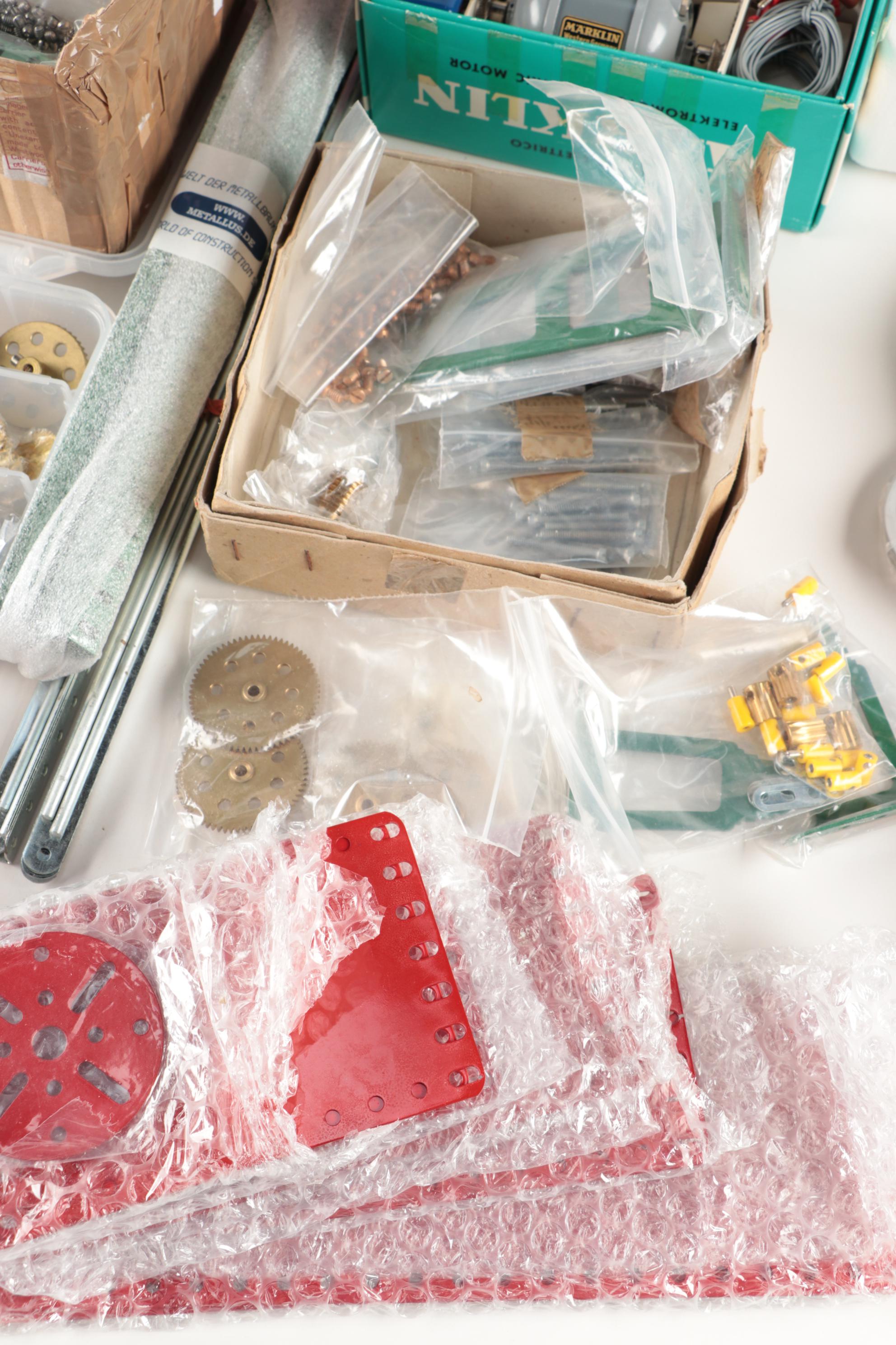 Märklin 1018 Locomotive Engines and Other Model Parts