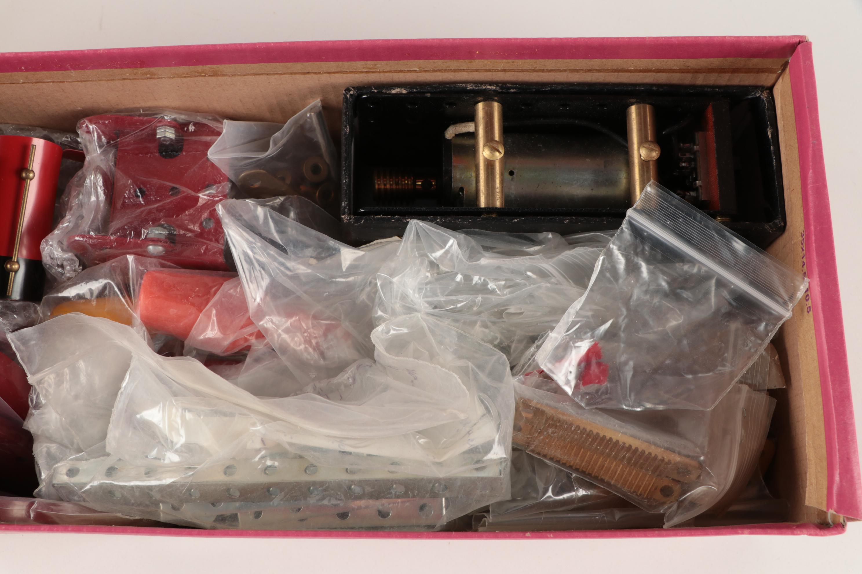 Märklin 1018 Locomotive Engines and Other Model Parts