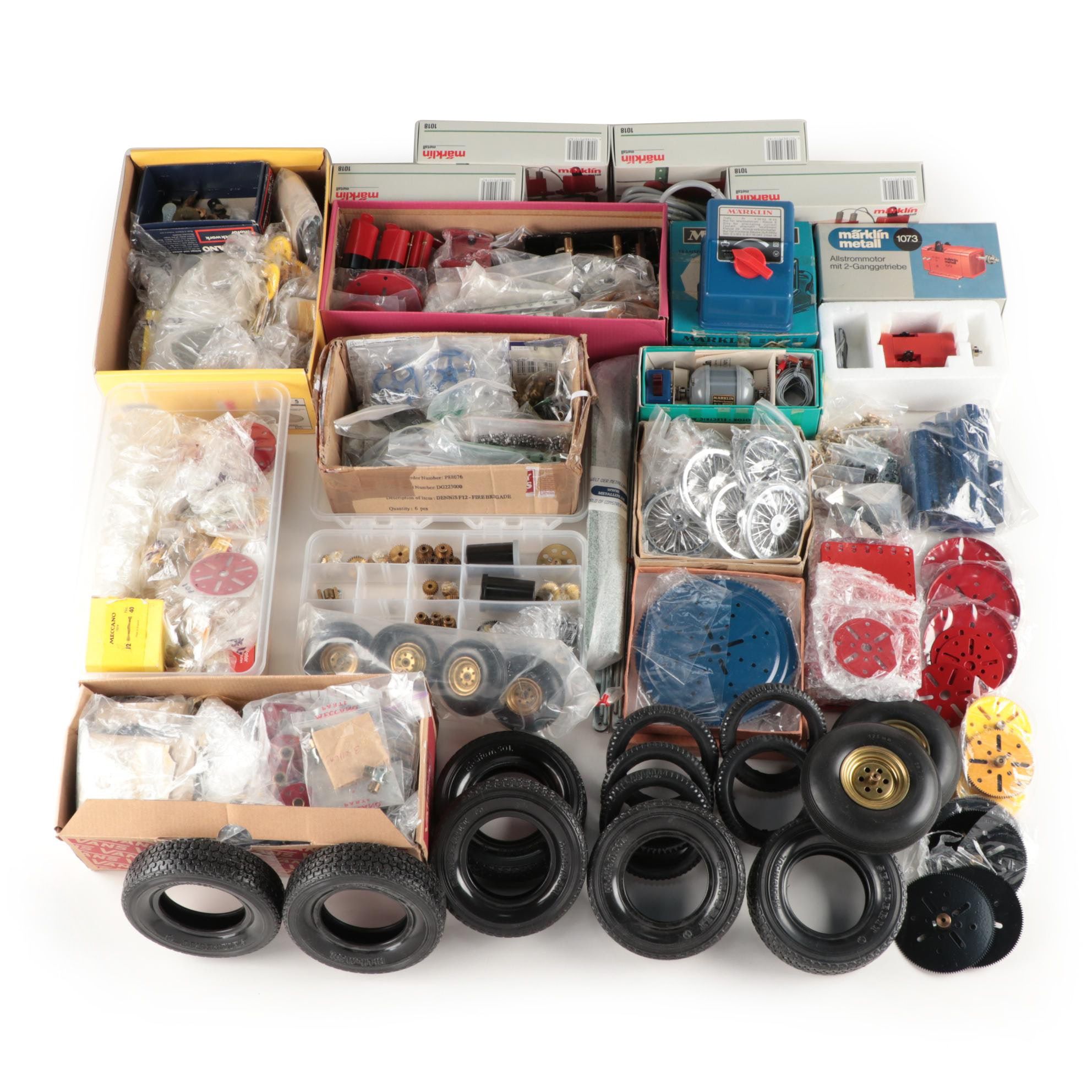 Märklin 1018 Locomotive Engines and Other Model Parts