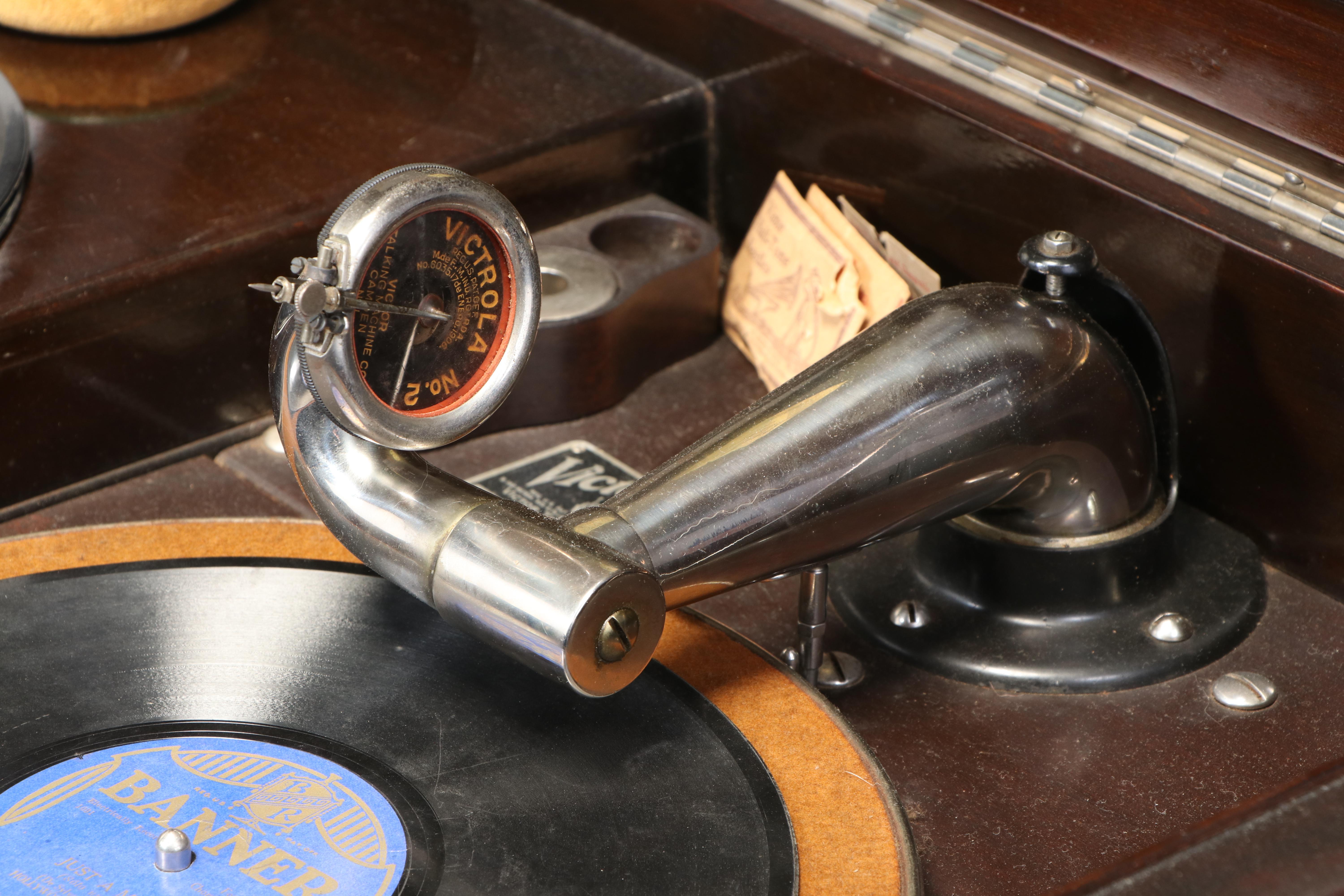 Wurlitzer Victrola Phonograph Mahogany Console, Early 20th Century