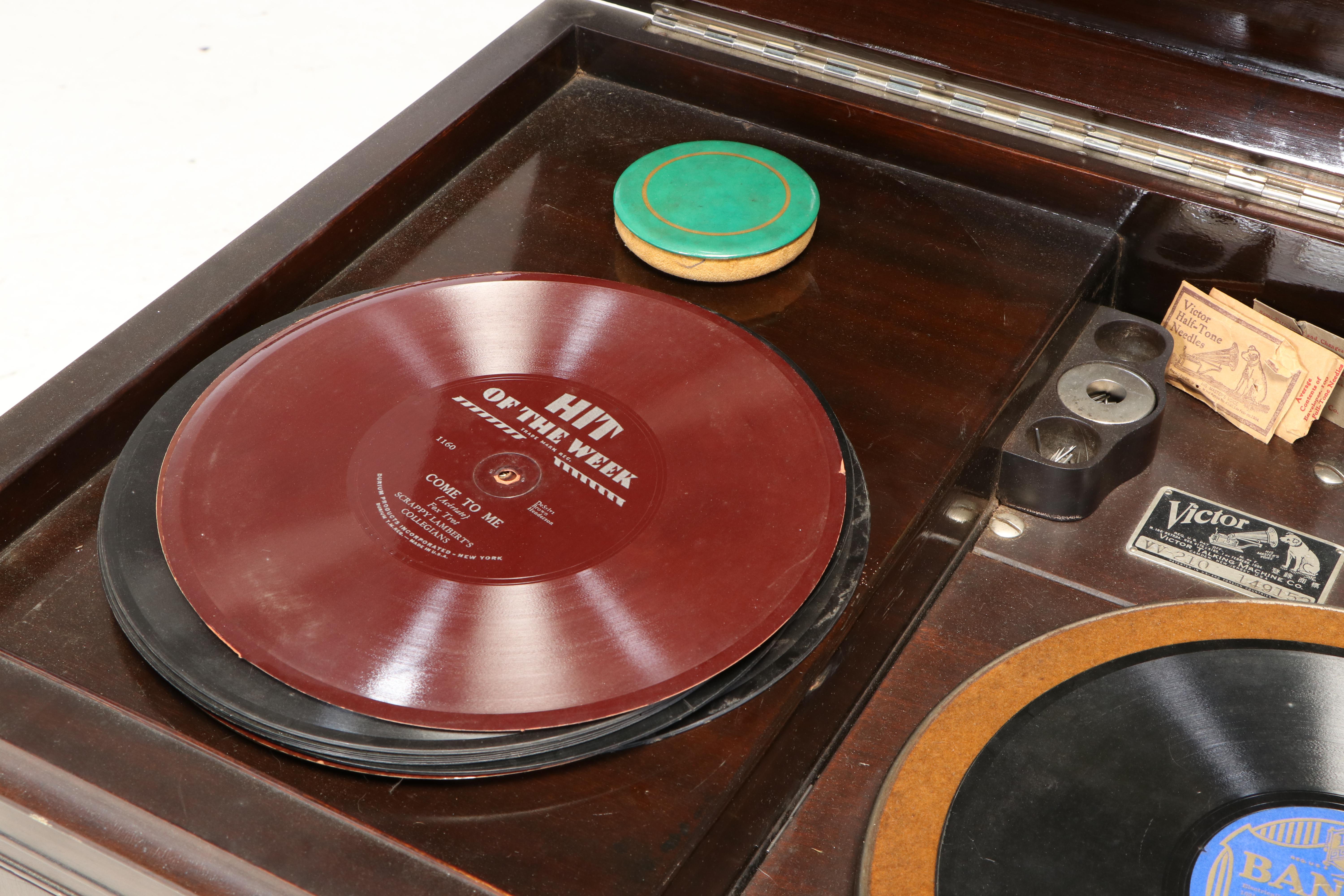 Wurlitzer Victrola Phonograph Mahogany Console, Early 20th Century