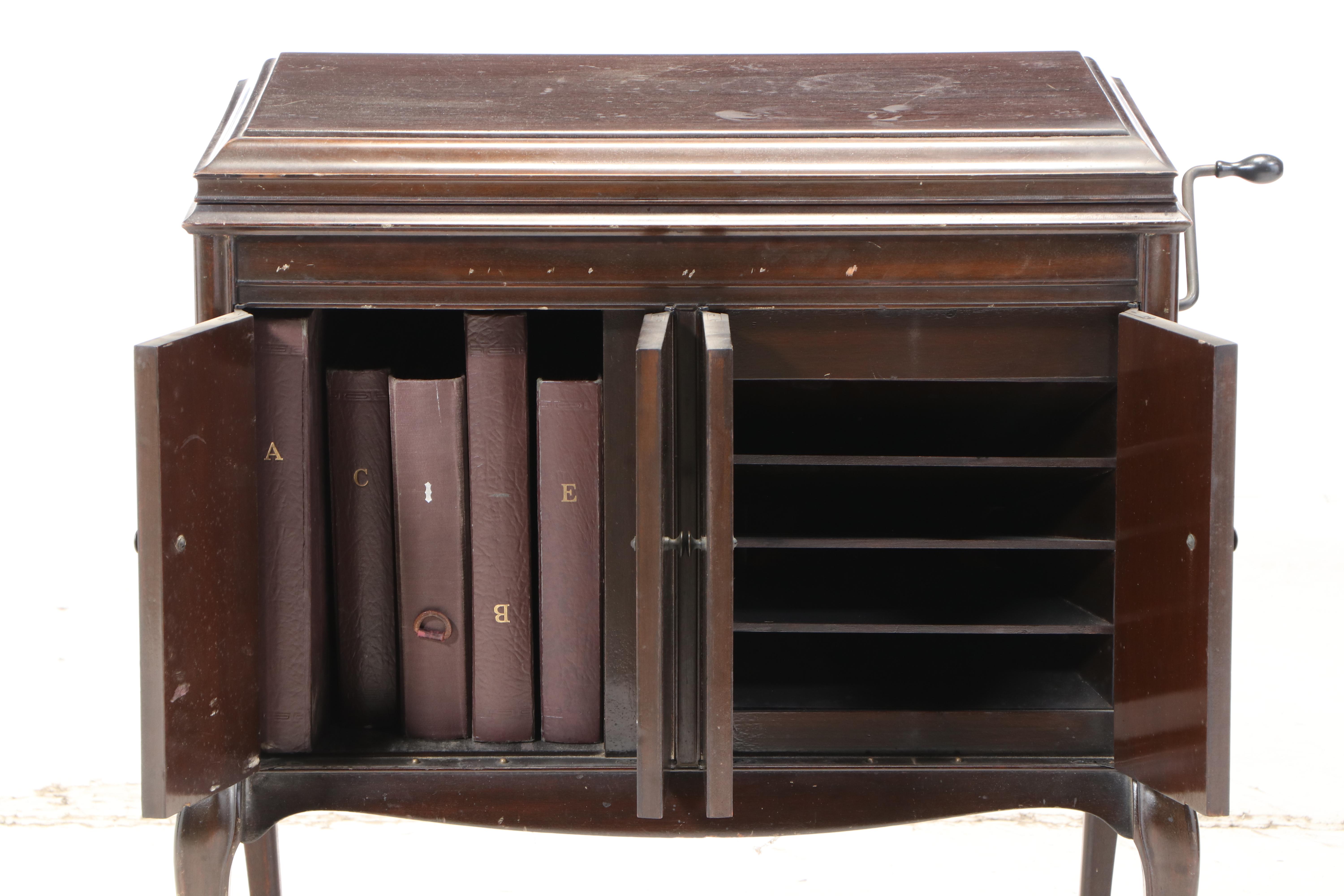 Wurlitzer Victrola Phonograph Mahogany Console, Early 20th Century