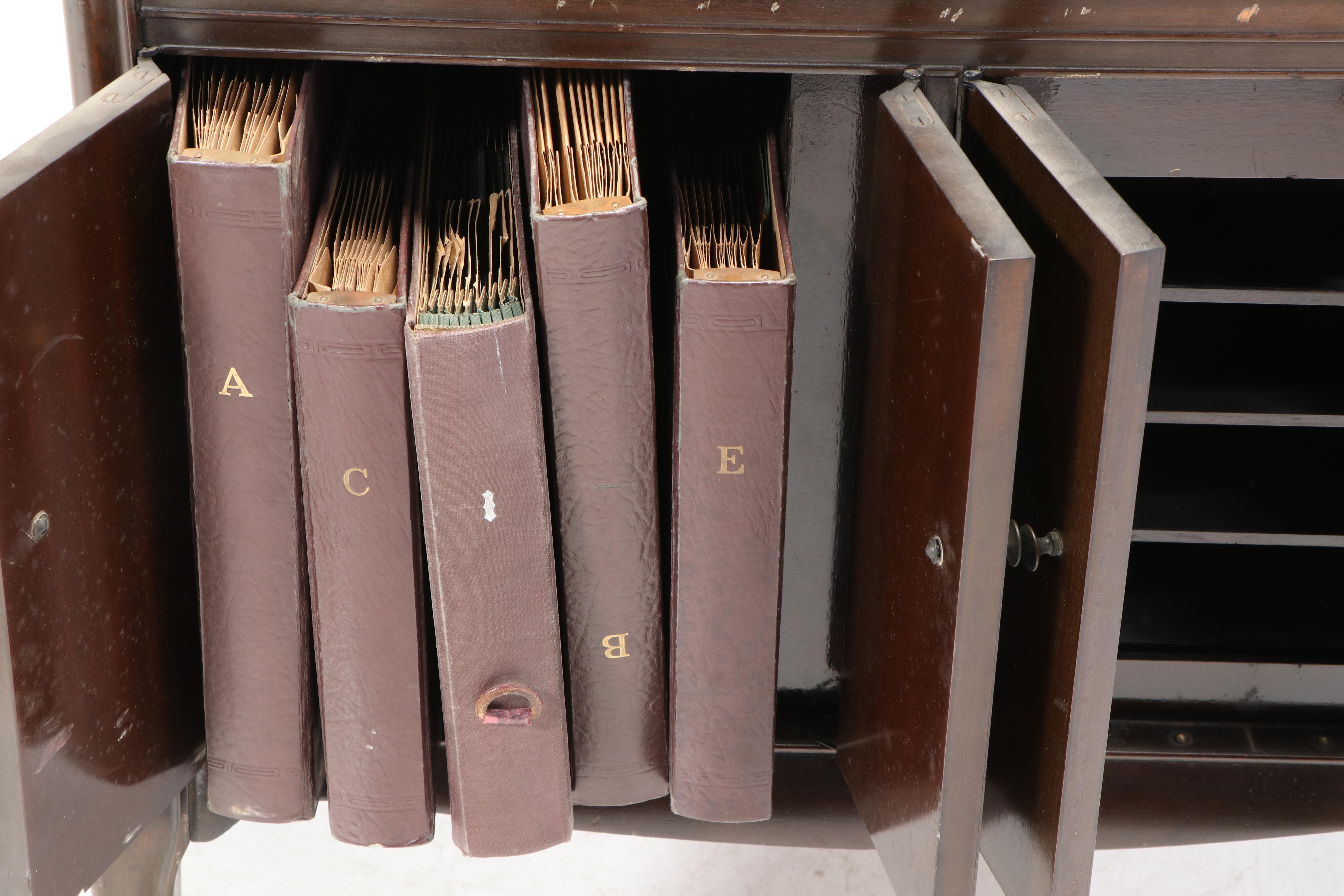 Wurlitzer Victrola Phonograph Mahogany Console, Early 20th Century