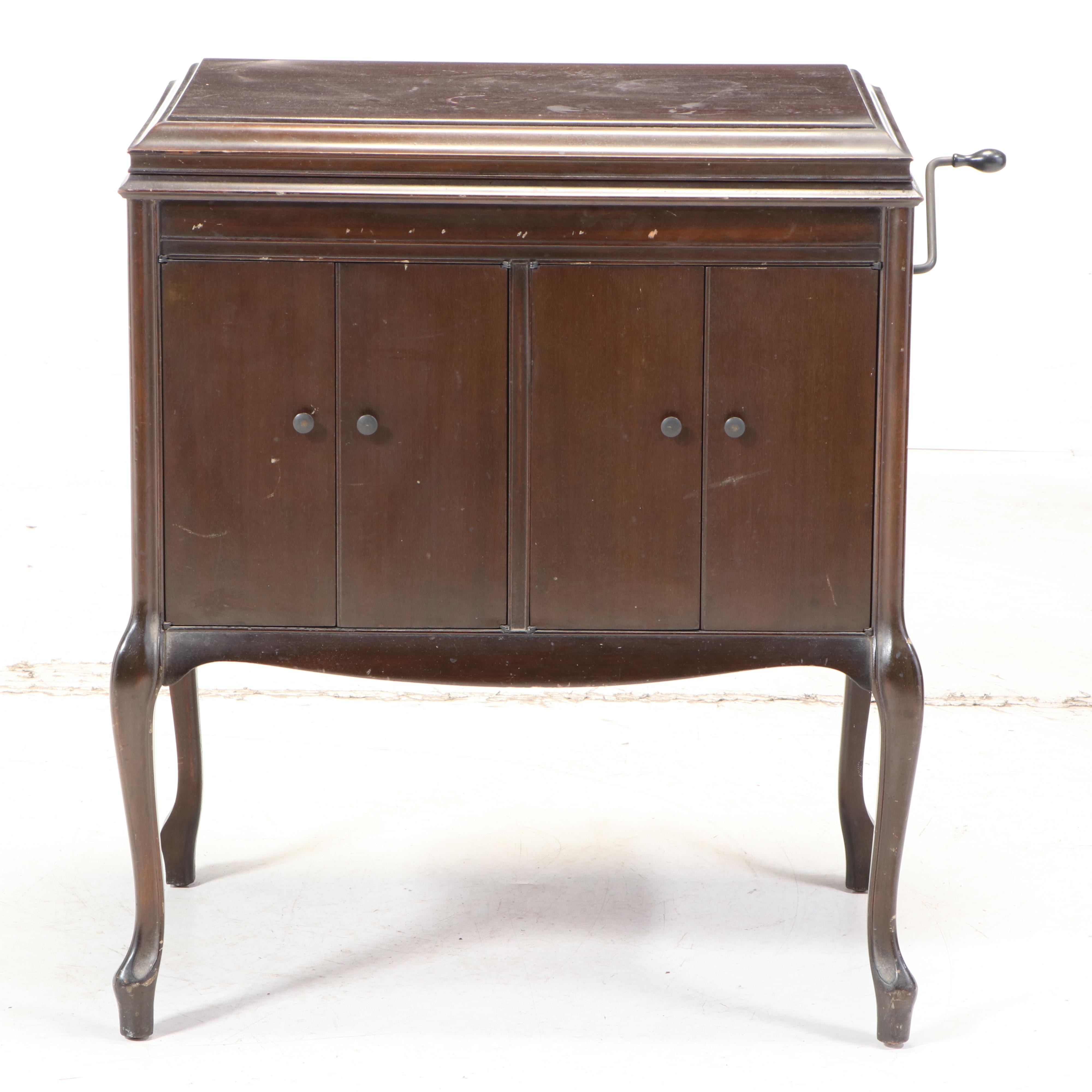 Wurlitzer Victrola Phonograph Mahogany Console, Early 20th Century