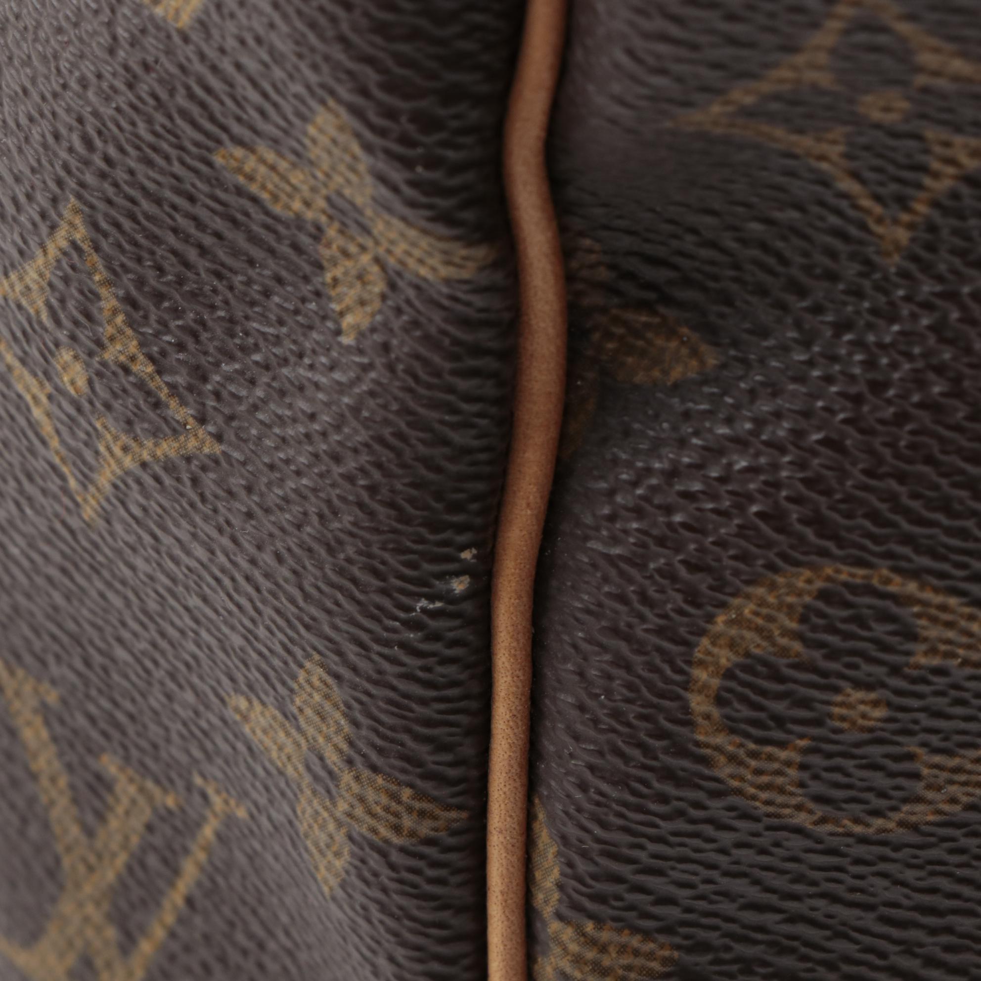 Louis Vuitton Keepall 50 Duffle Bag in Monogram Canvas