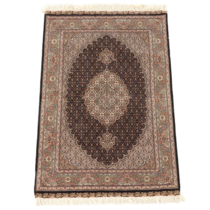 3'5 x 5'4 Hand-Knotted Persian Isfahan Wool Area Rug