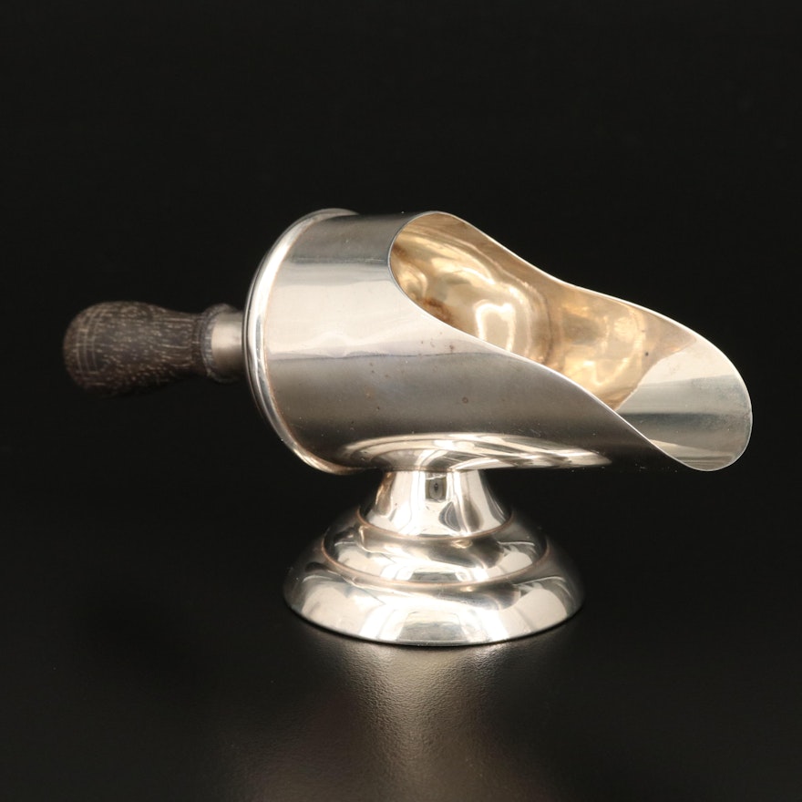 Cartier Sterling Silver and Walnut Footed Sugar Scoop, 1920s