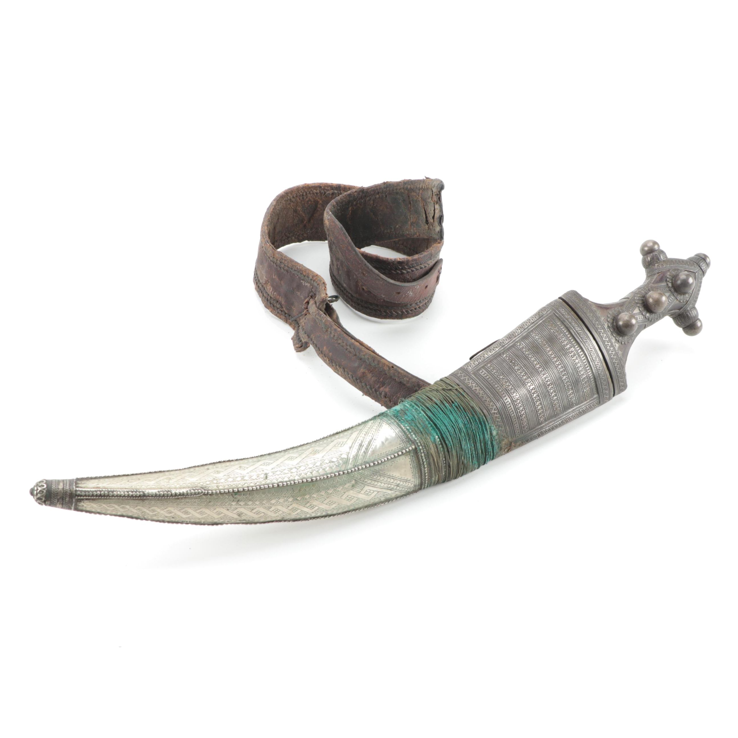 Jambiya Curved Dagger in Scabbard with Leather Belt, Mid-20th Century