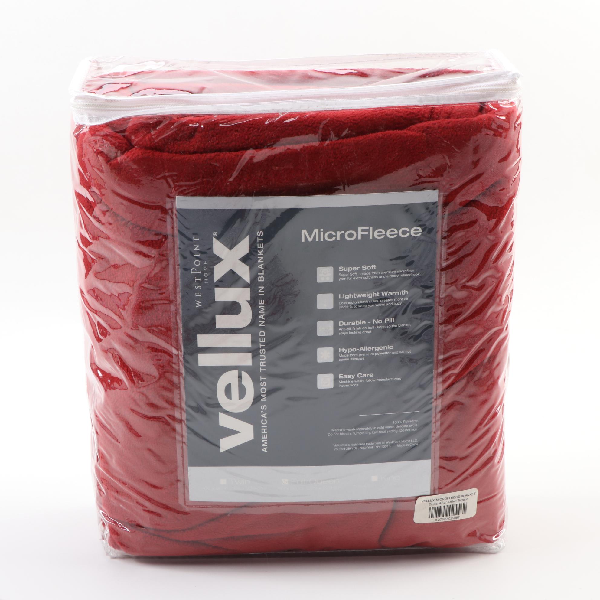 Vellux Microfleece Full/Queen Blanket and Bagolitas Boutique Pillows