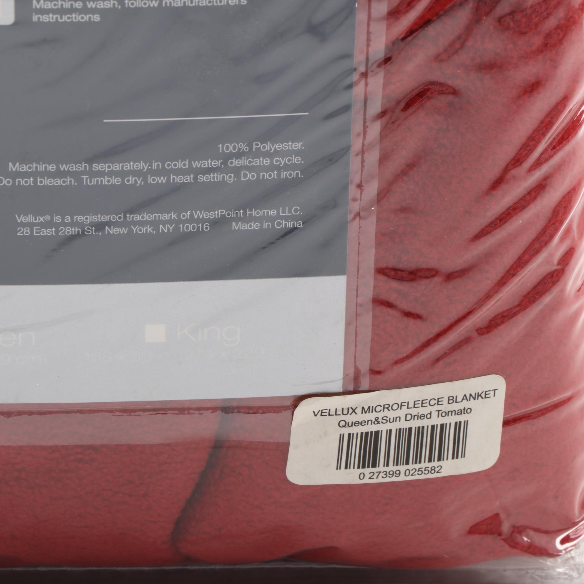 Vellux Microfleece Full/Queen Blanket and Bagolitas Boutique Pillows