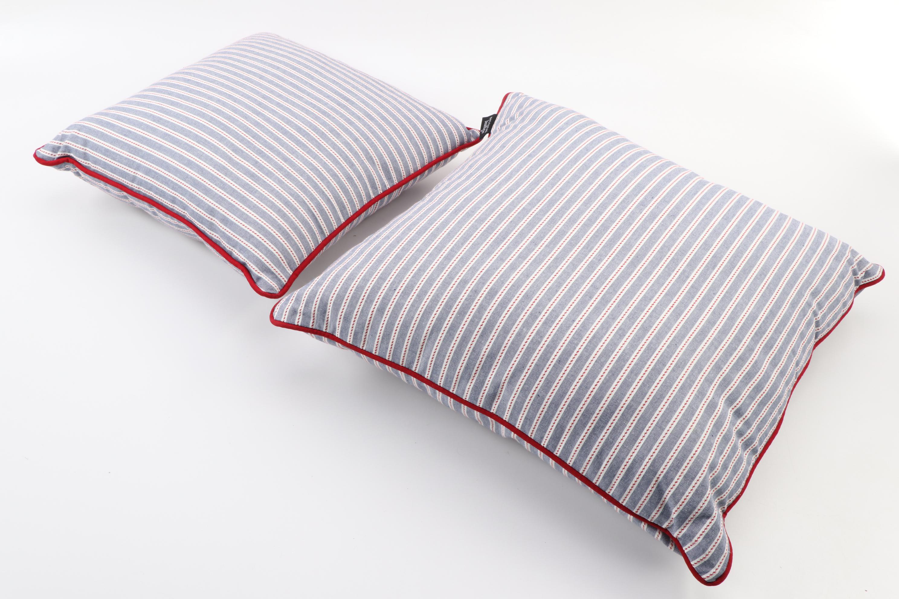 Vellux Microfleece Full/Queen Blanket and Bagolitas Boutique Pillows