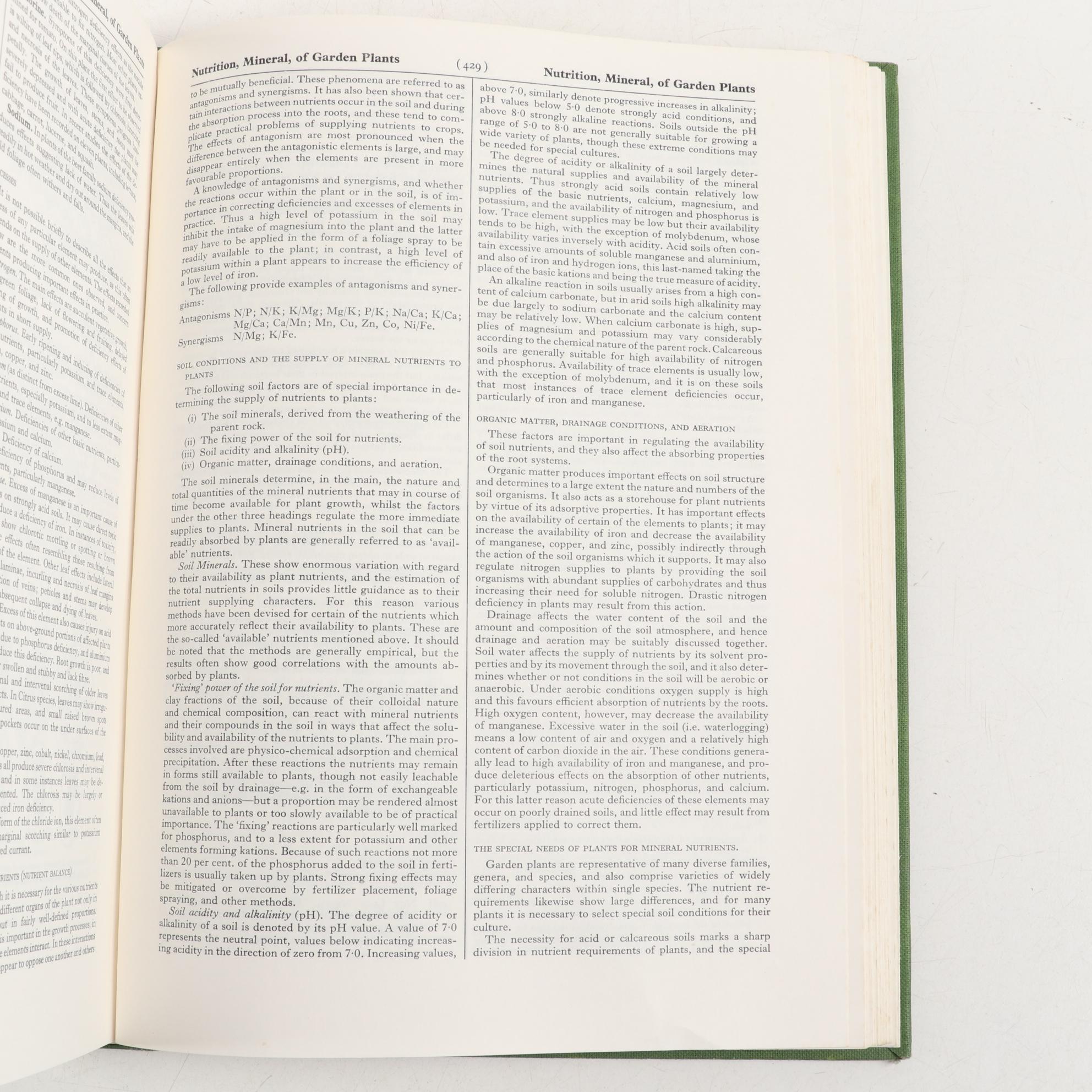 "Dictionary of Gardening" Second Edition Edited by Chittenden and Synge