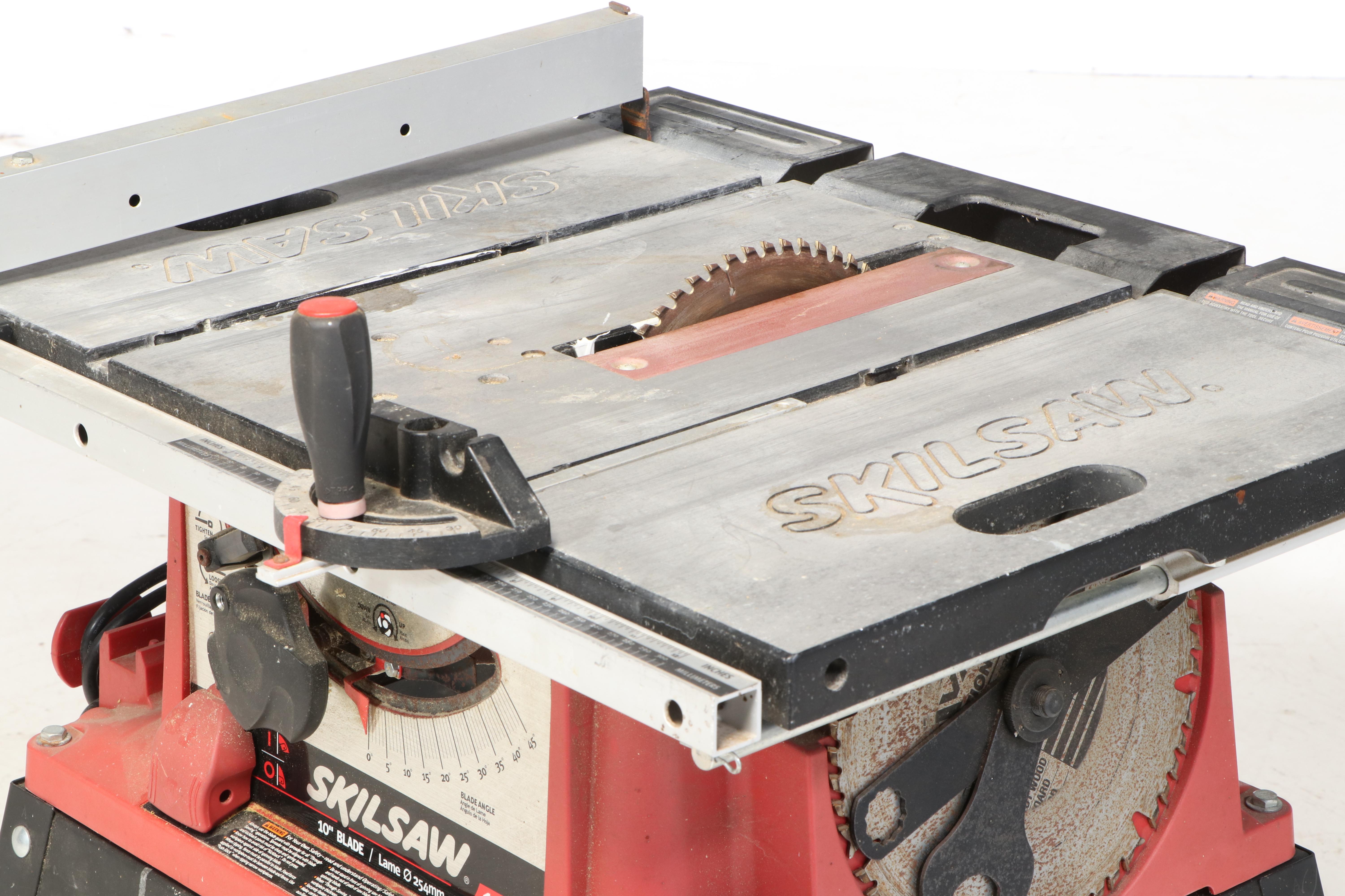 Skilsaw Model 3400 15 Amp 10" Table Saw with Stand