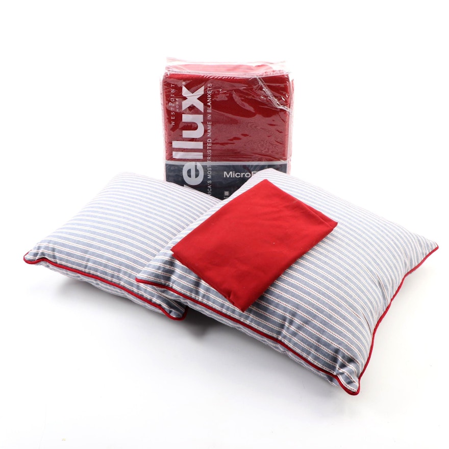 Vellux Microfleece Full/Queen Blanket and Bagolitas Boutique Pillows