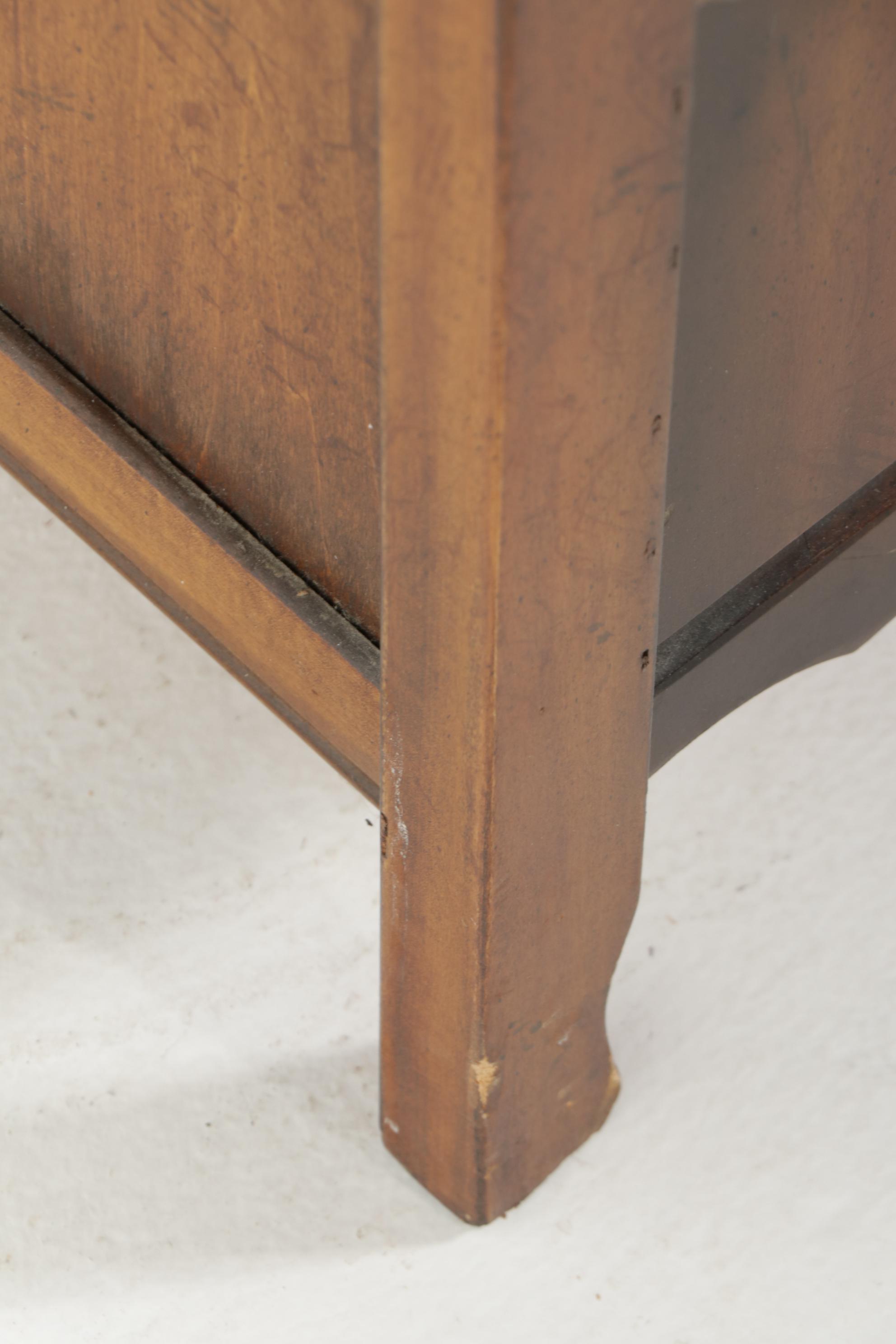 French Provincial Style Cedar-Lined Wood Lift-Lid Storage Bench