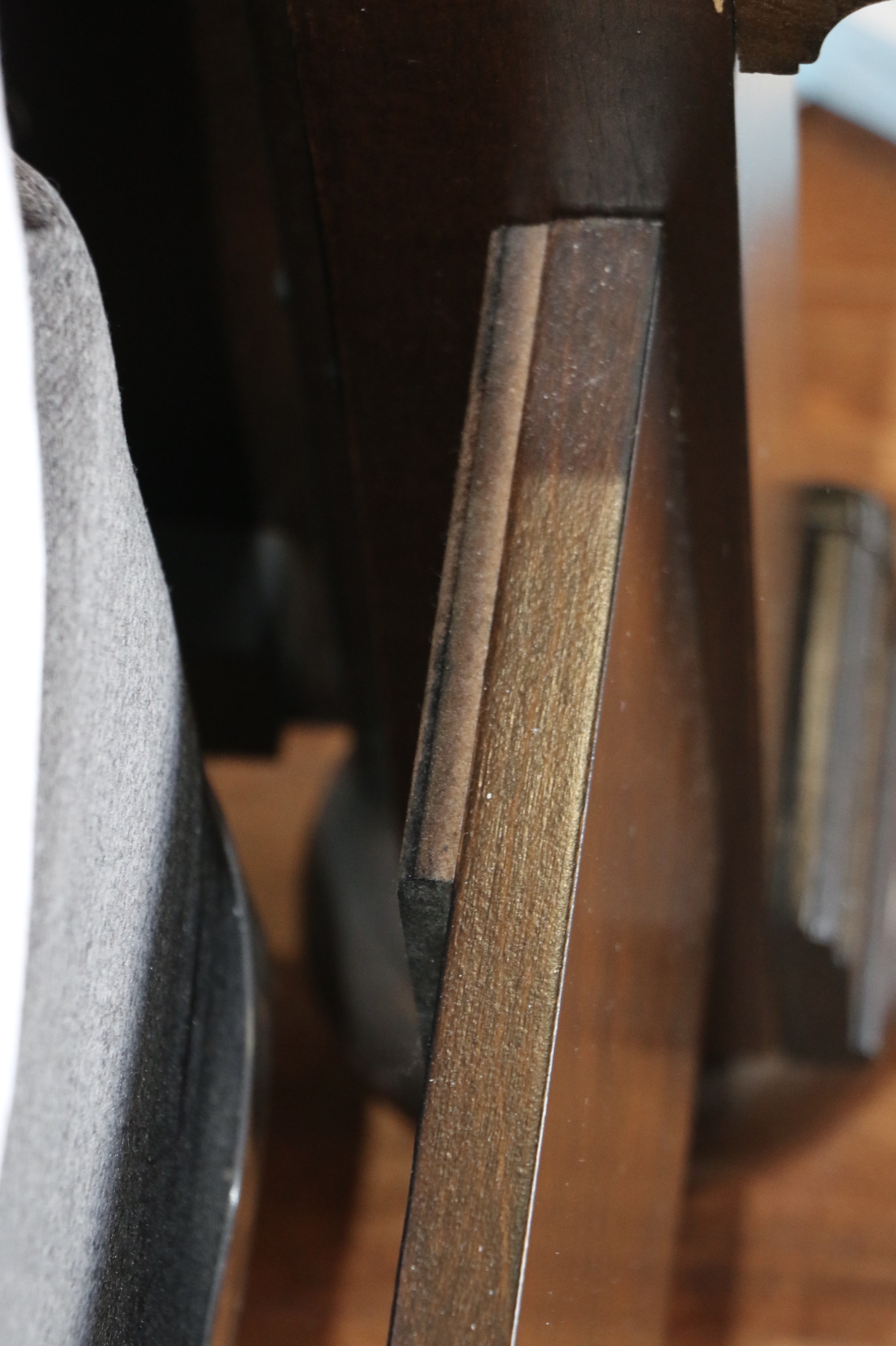 Contemporary Bedroom Set with King Size Sleigh Bed Frame, Dresser and Nightstand