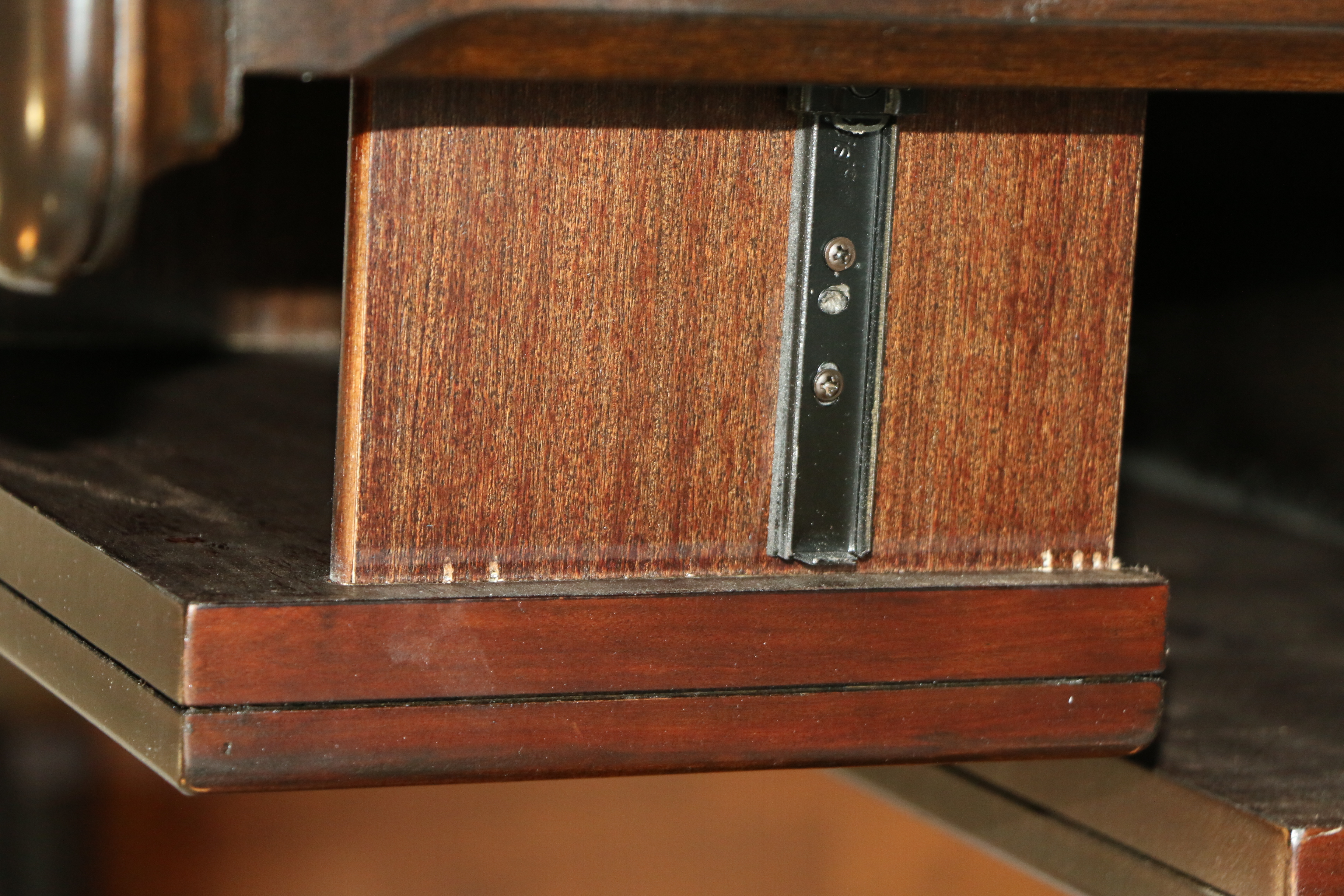 Contemporary Bedroom Set with King Size Sleigh Bed Frame, Dresser and Nightstand