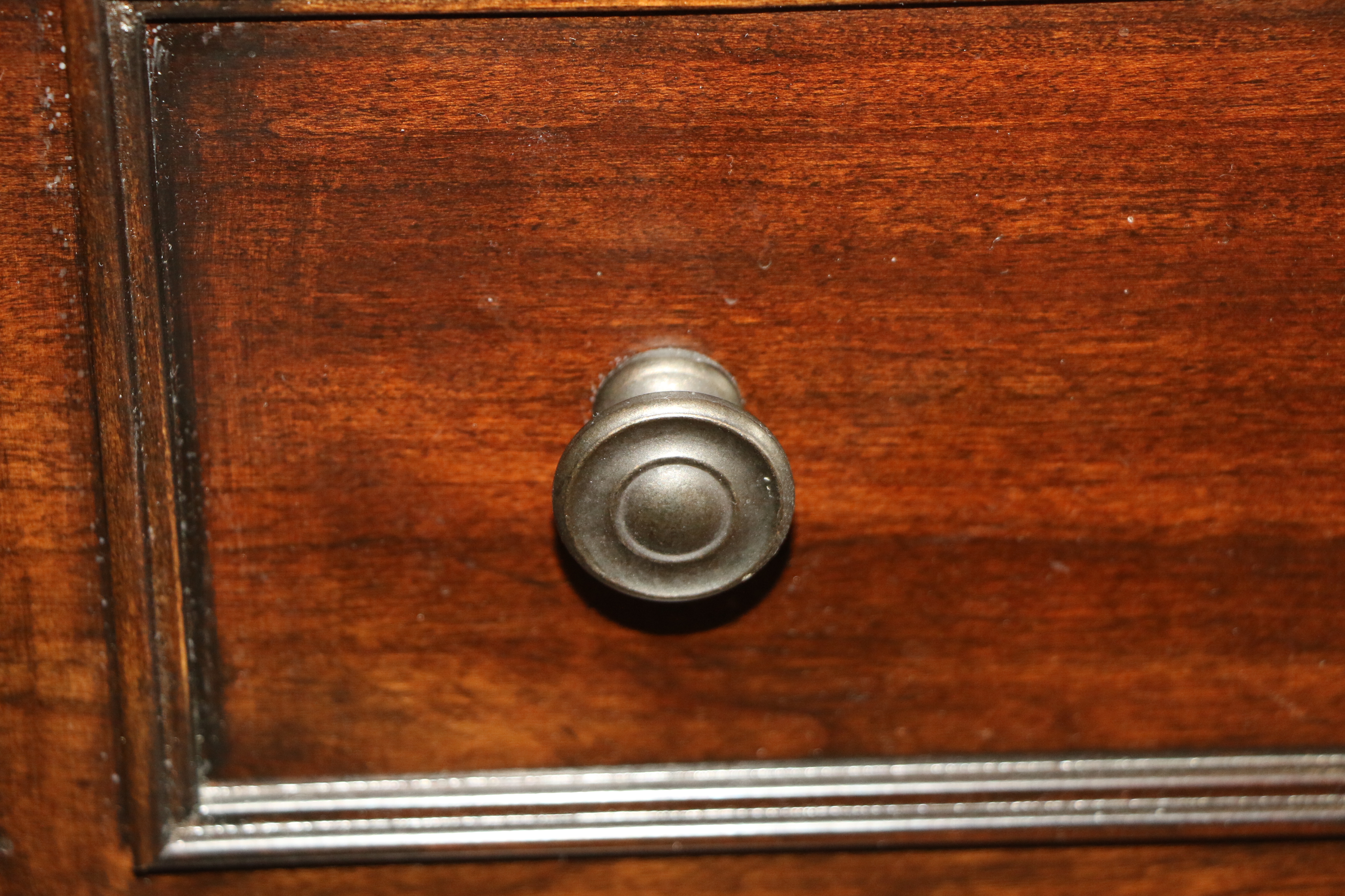 Contemporary Bedroom Set with King Size Sleigh Bed Frame, Dresser and Nightstand