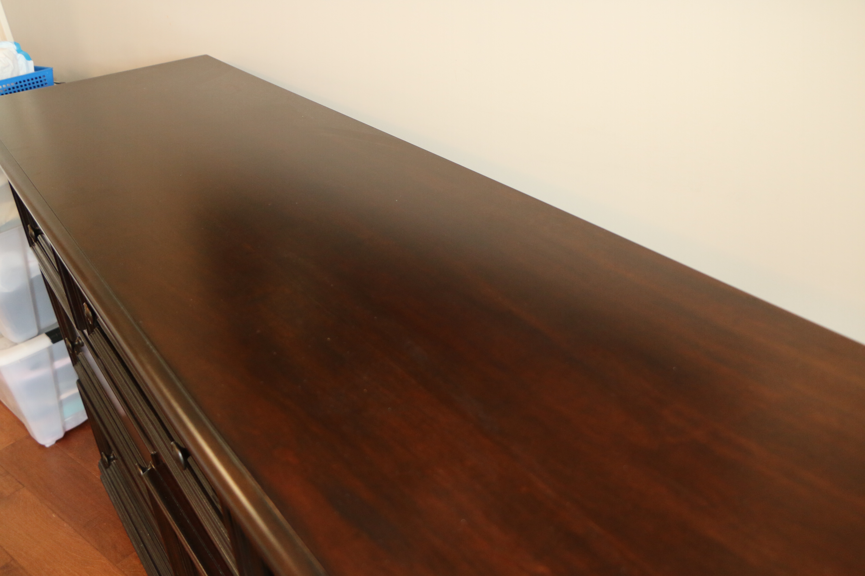 Contemporary Bedroom Set with King Size Sleigh Bed Frame, Dresser and Nightstand