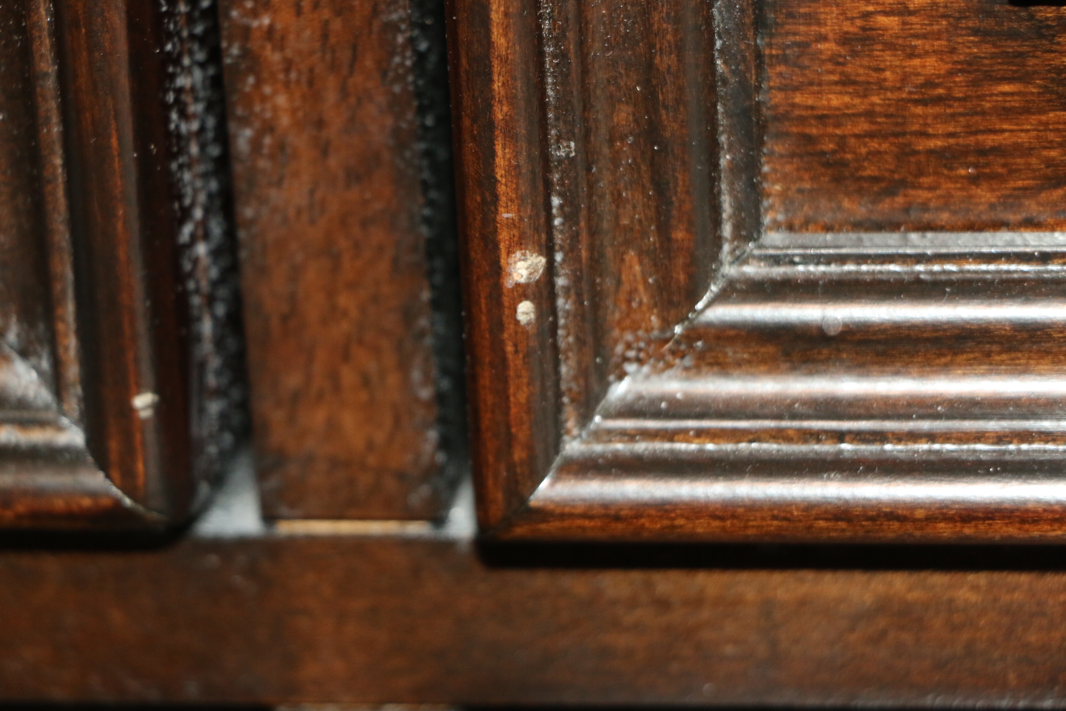 Contemporary Bedroom Set with King Size Sleigh Bed Frame, Dresser and Nightstand