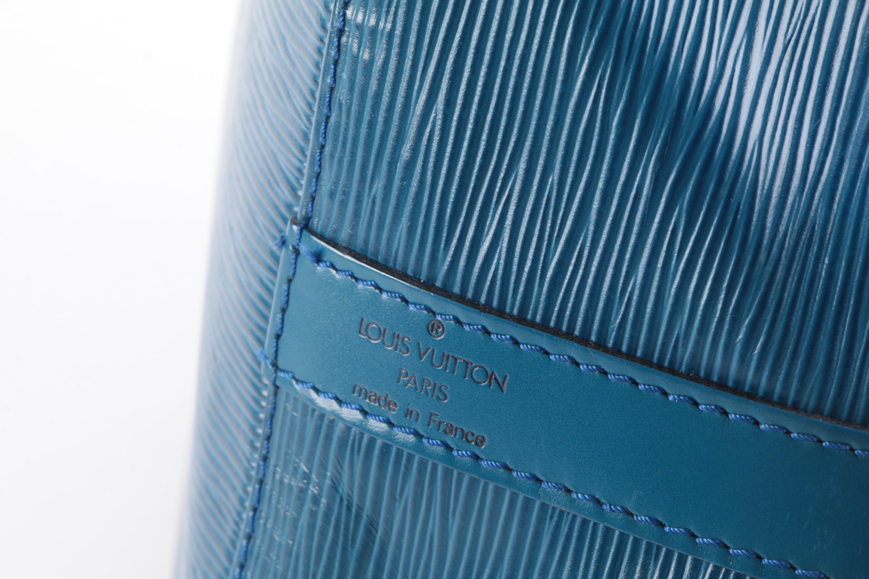 Louis Vuitton Noé Bucket Bag in Toledo Blue Epi and Smooth Leather