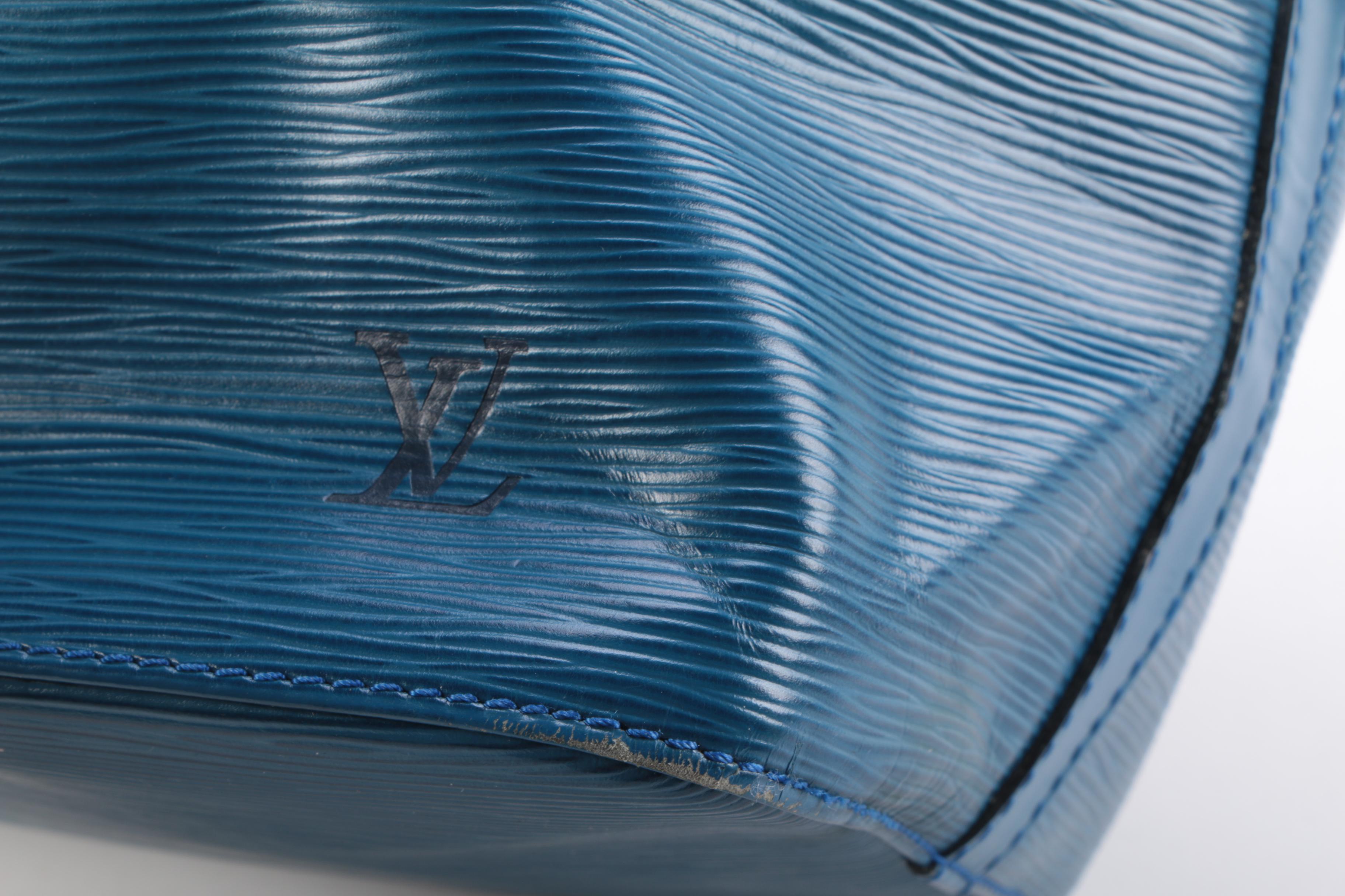 Louis Vuitton Noé Bucket Bag in Toledo Blue Epi and Smooth Leather
