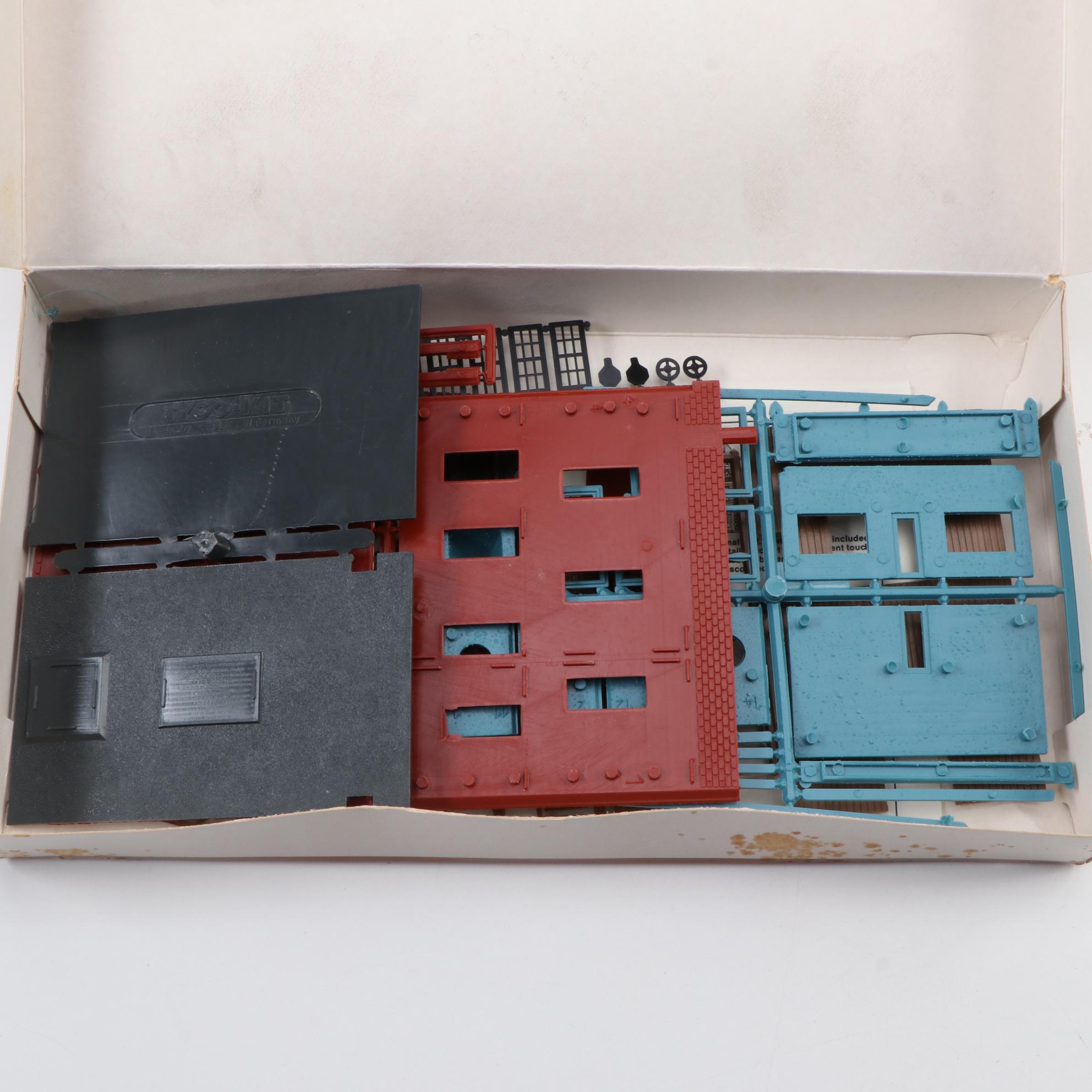 Model Power, Tyco, Life-Like and More HO Scale Model Train Building Kits