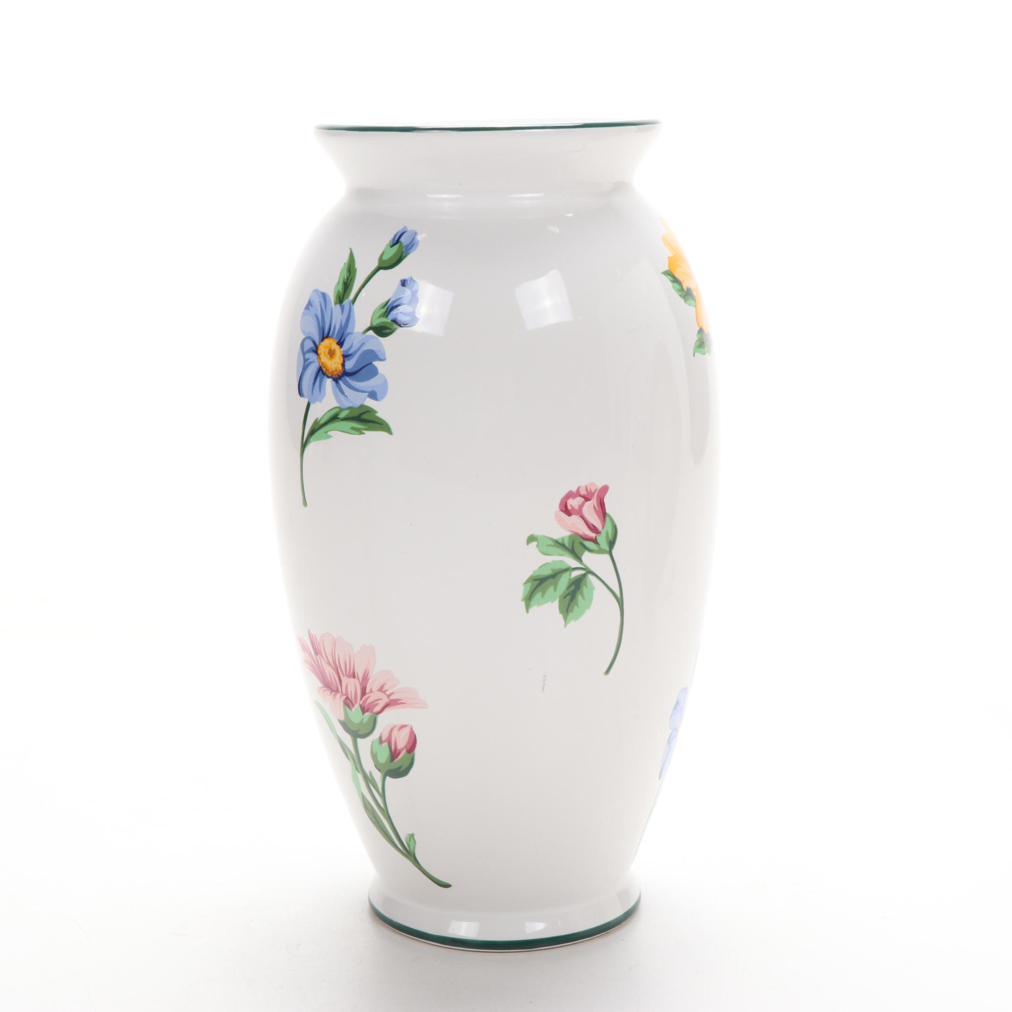 Tiffany & Co. Vase and Waterford Bone China "Ballet Ribbon" Plates