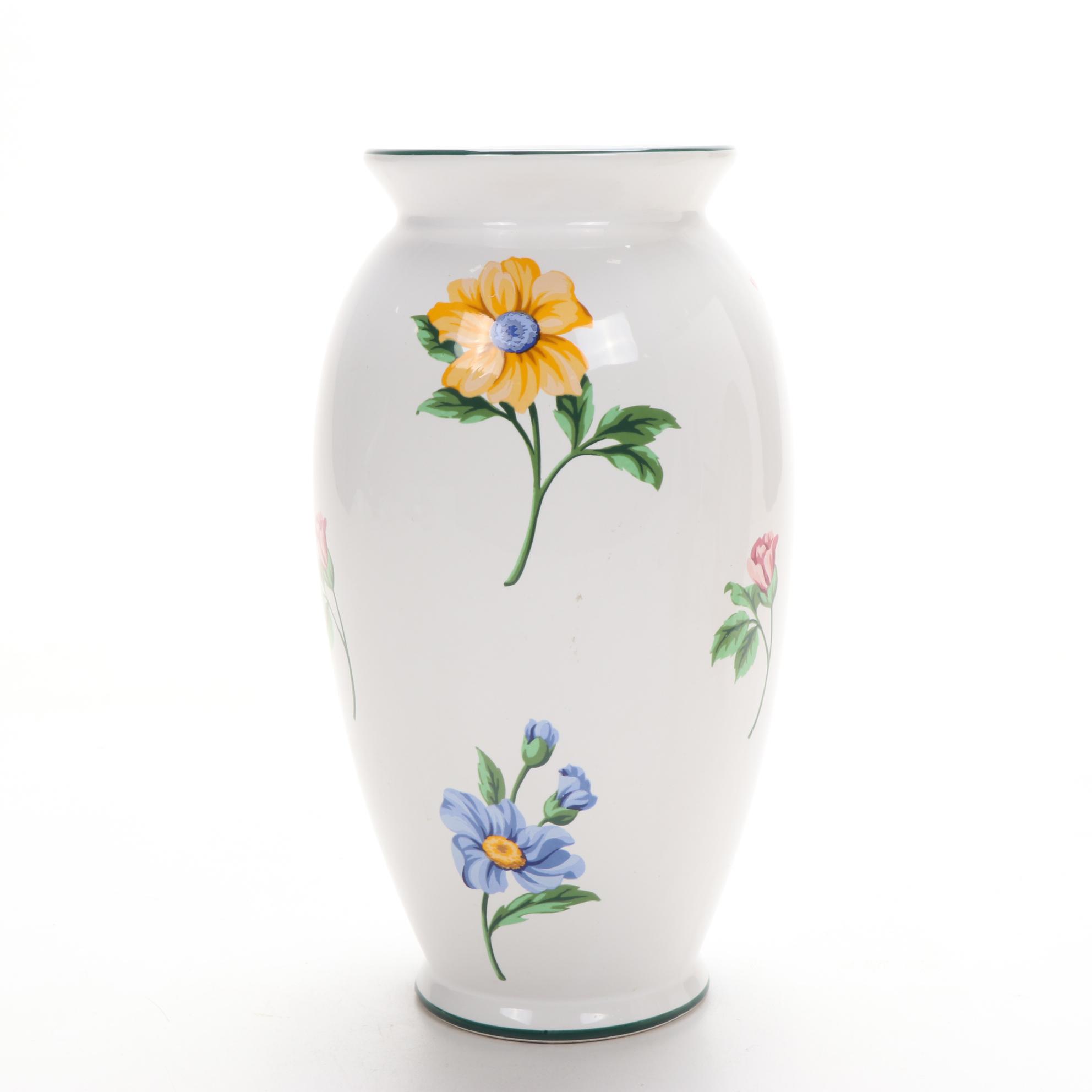 Tiffany & Co. Vase and Waterford Bone China "Ballet Ribbon" Plates