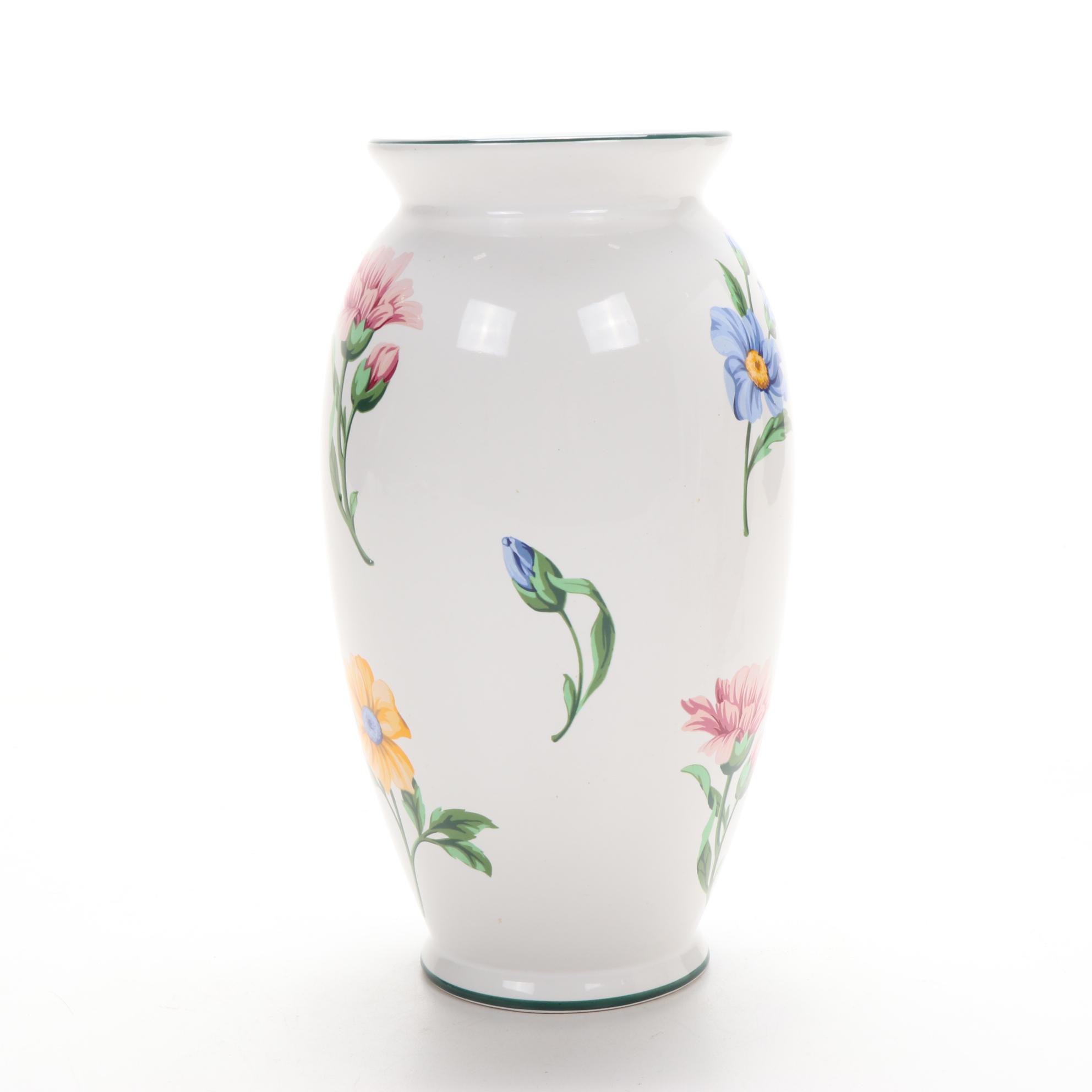 Tiffany & Co. Vase and Waterford Bone China "Ballet Ribbon" Plates