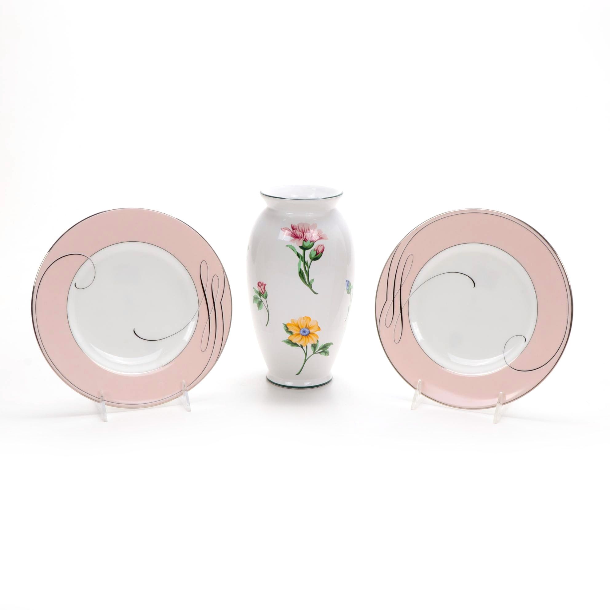 Tiffany & Co. Vase and Waterford Bone China "Ballet Ribbon" Plates