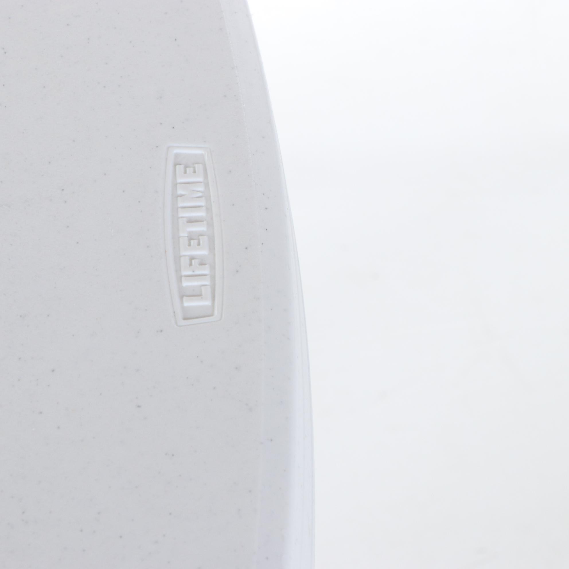 Lifetime 6' Round Polyethylene Folding Banquet Table