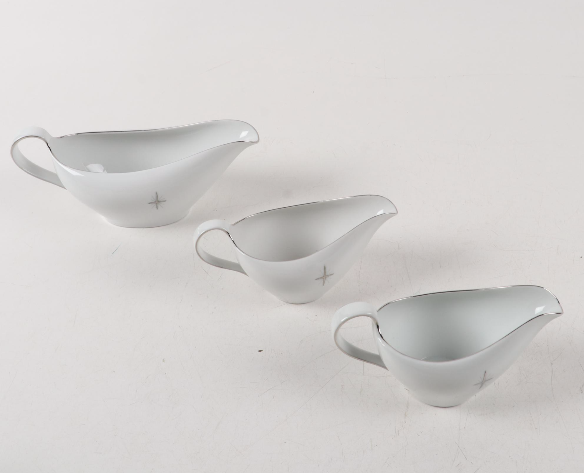 Fukagawa Arita "Cross Star"  Porcelain Dinnerware Set, Late 20th Century