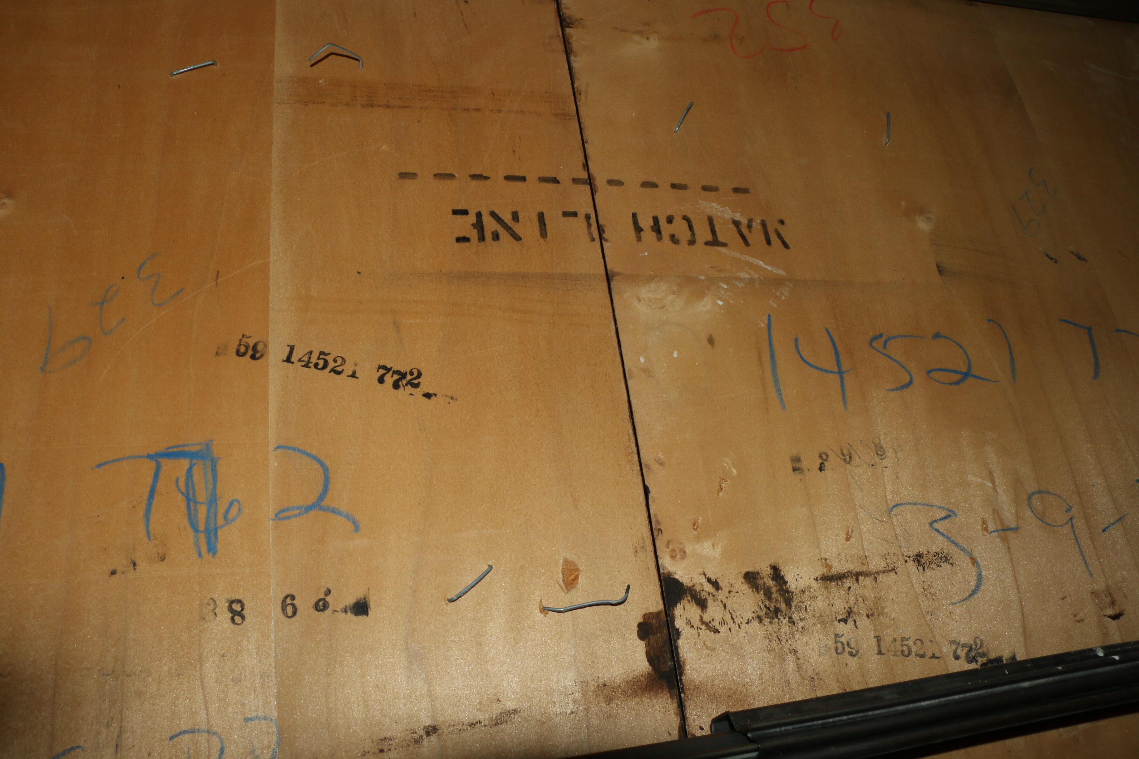 Thomasville Double Pedestal Dining Table and Queen Anne Style Chairs