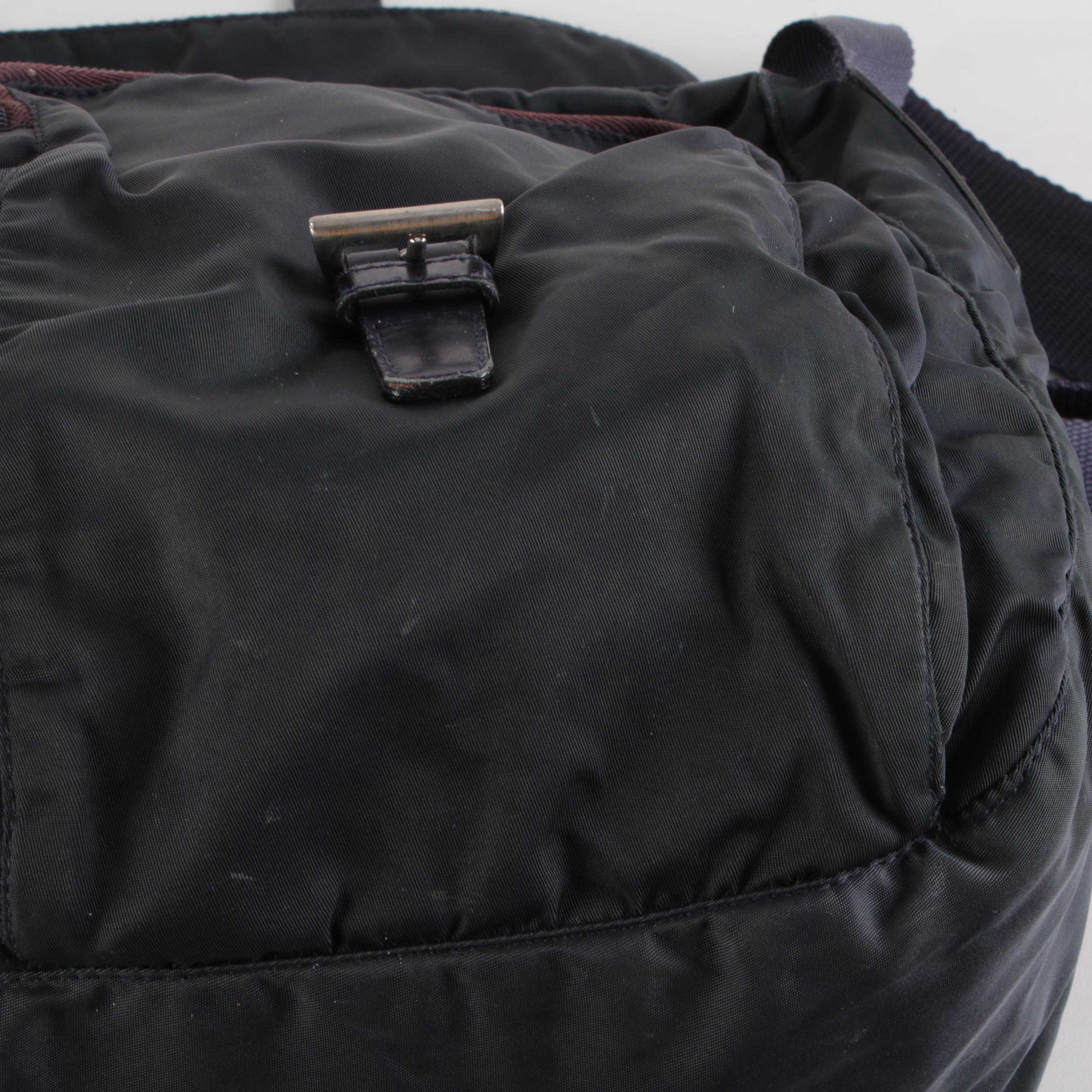 Prada Navy Blue Tessuto Messenger Bag in Nylon and Leather