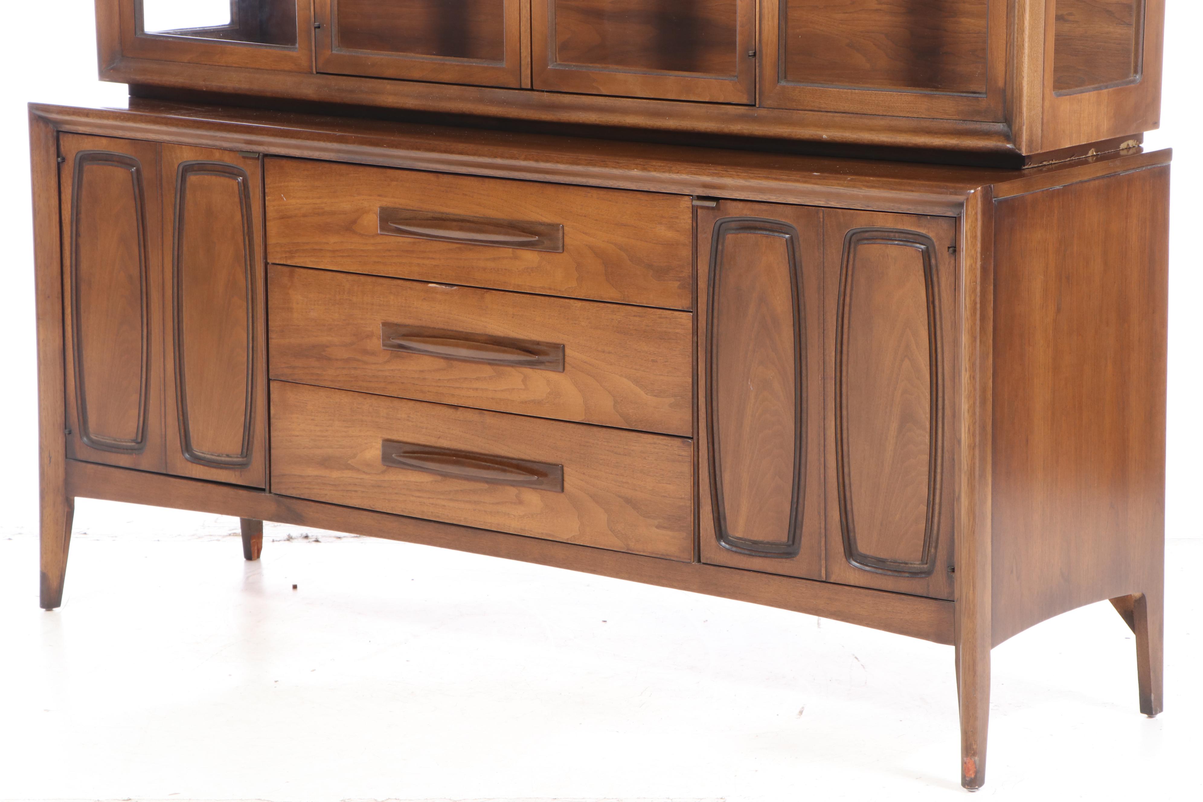 Broyhill Premier "Emphasis" Mid Century Modern Illuminated Walnut China Cabinet