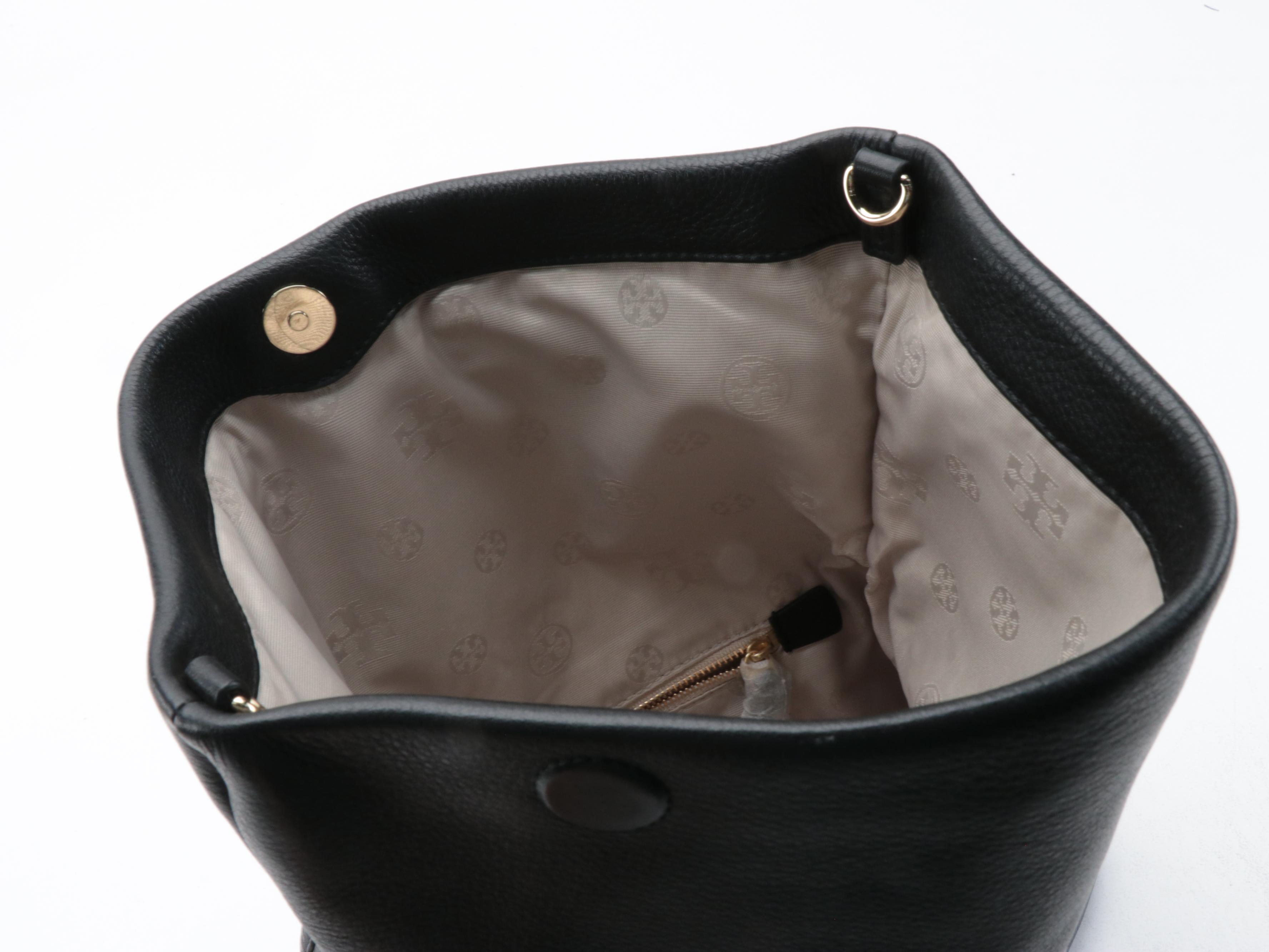 Tory Burch Amanda Foldover Crossbody Bag in Black Grained Leather